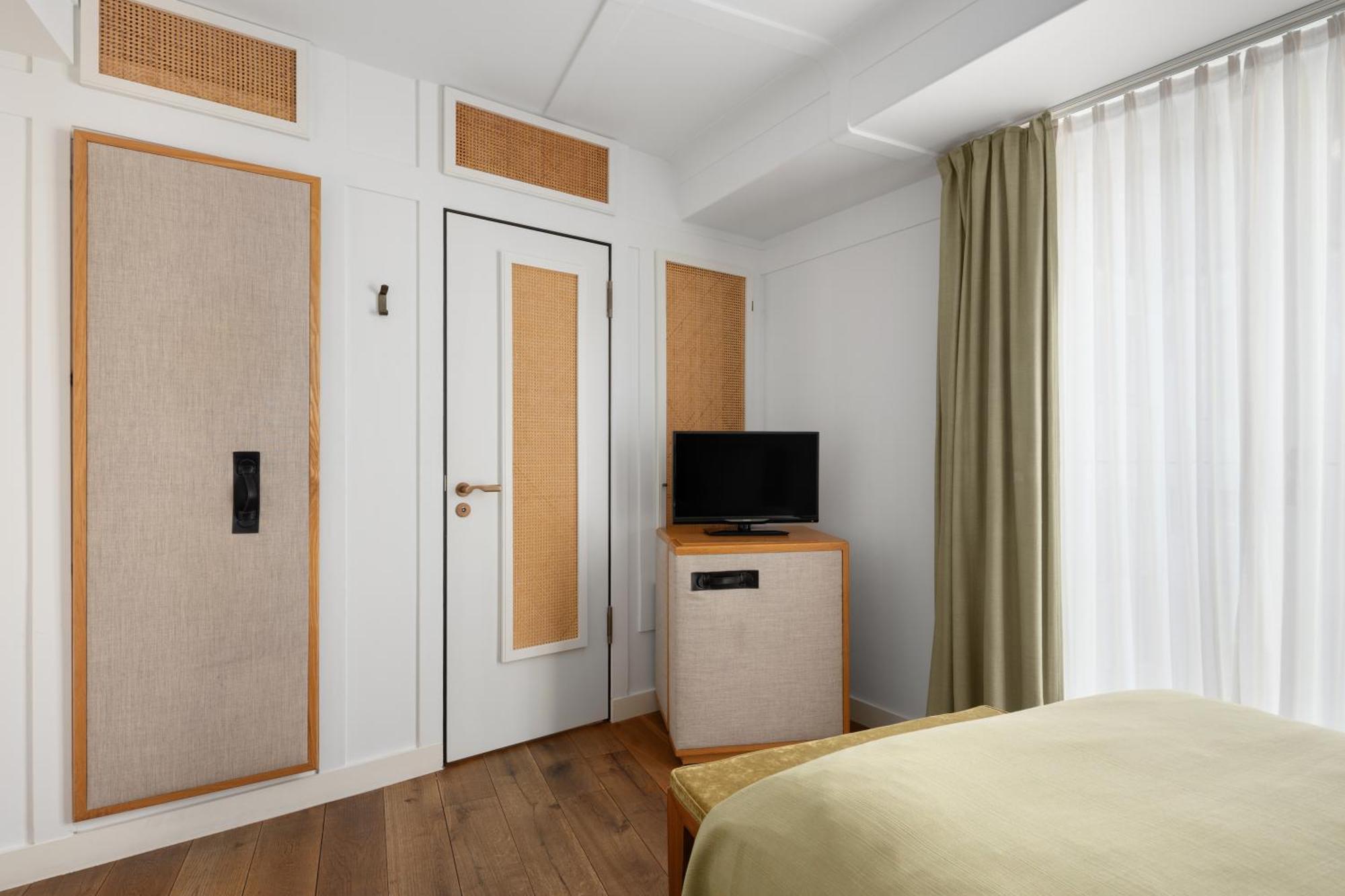Single Room Shower
