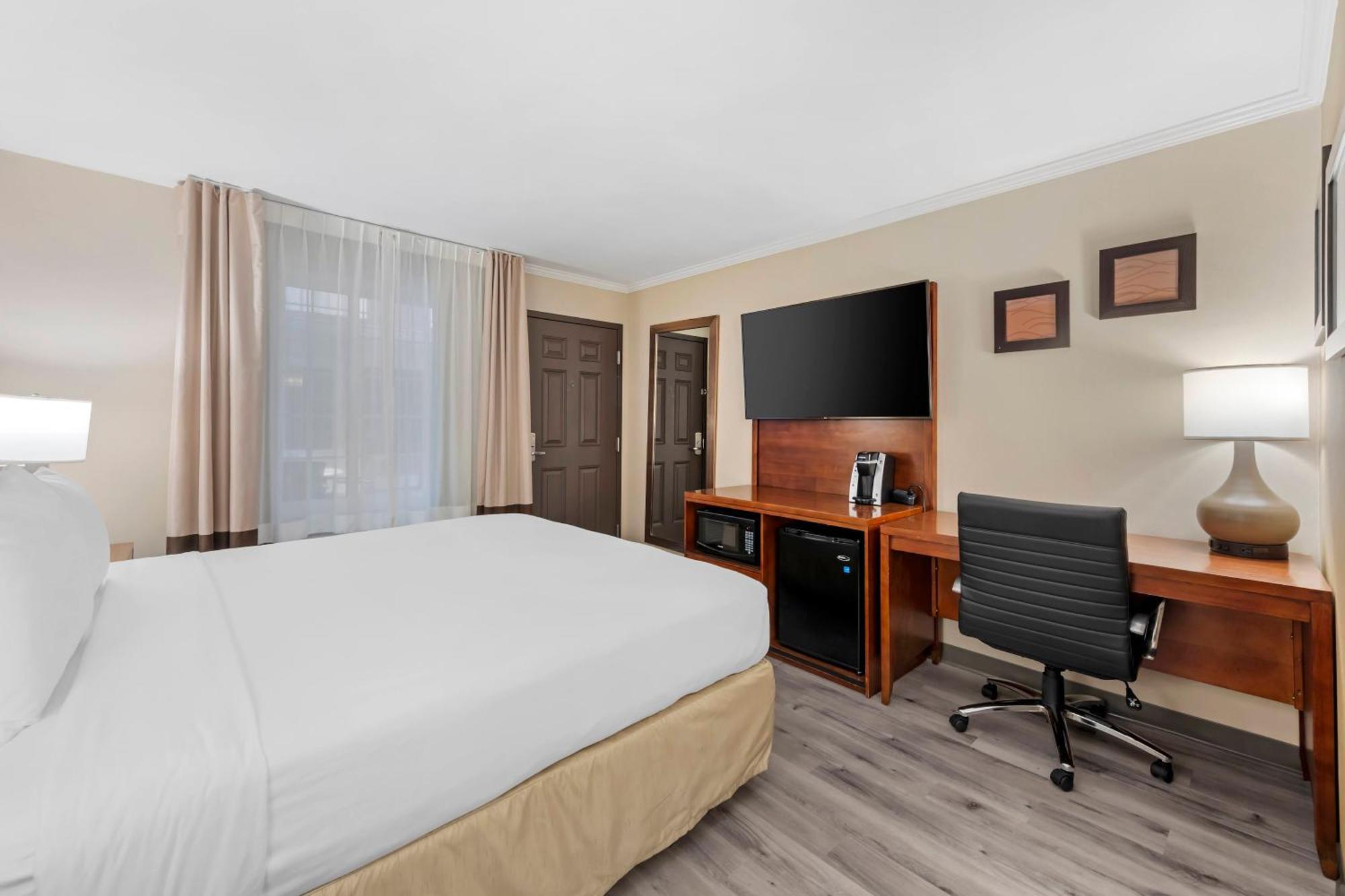 Standaard met 1 Queensize Bed - Rookvrij