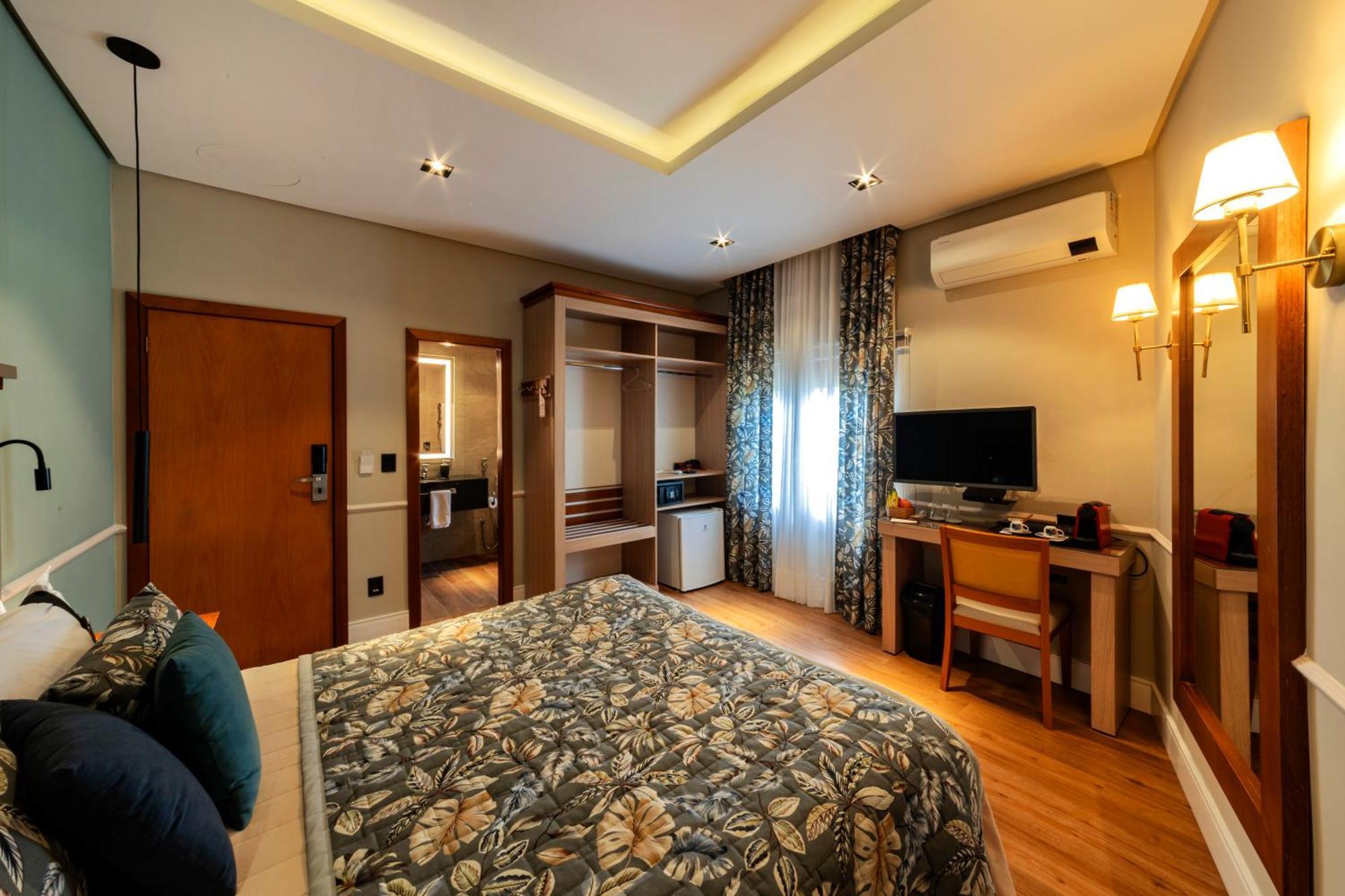 Queen Room