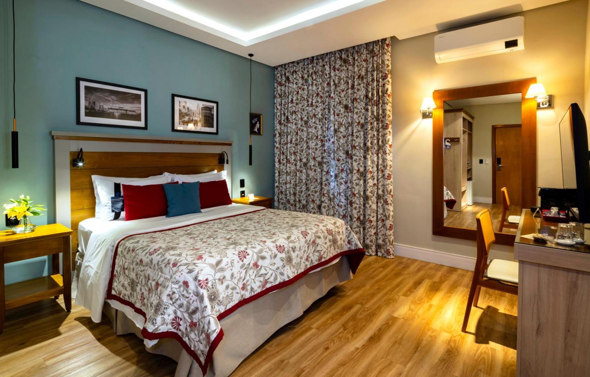 Queen Room