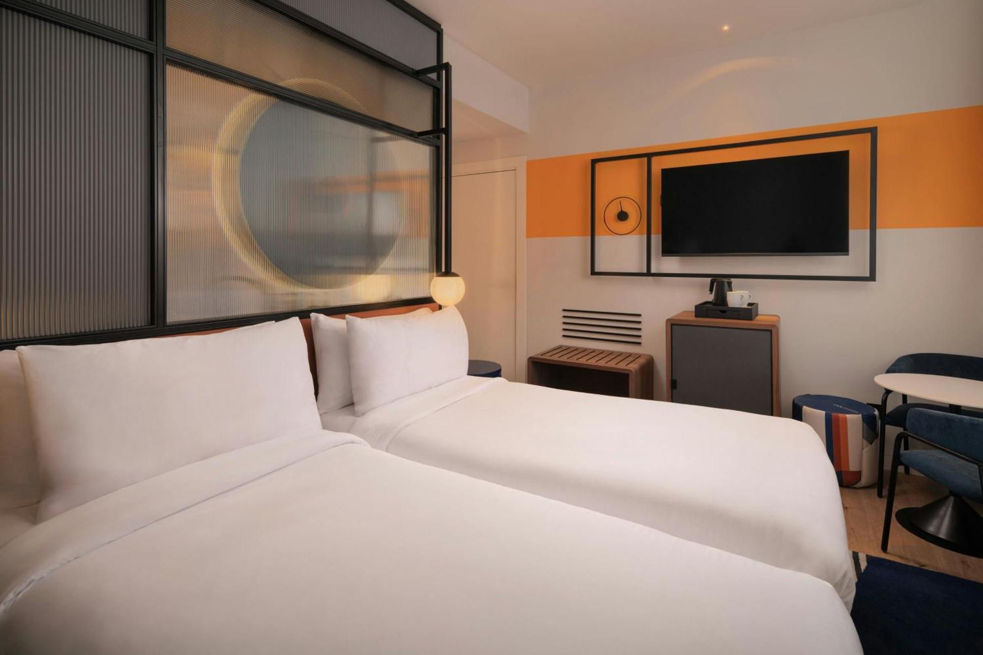 Aloft King Room