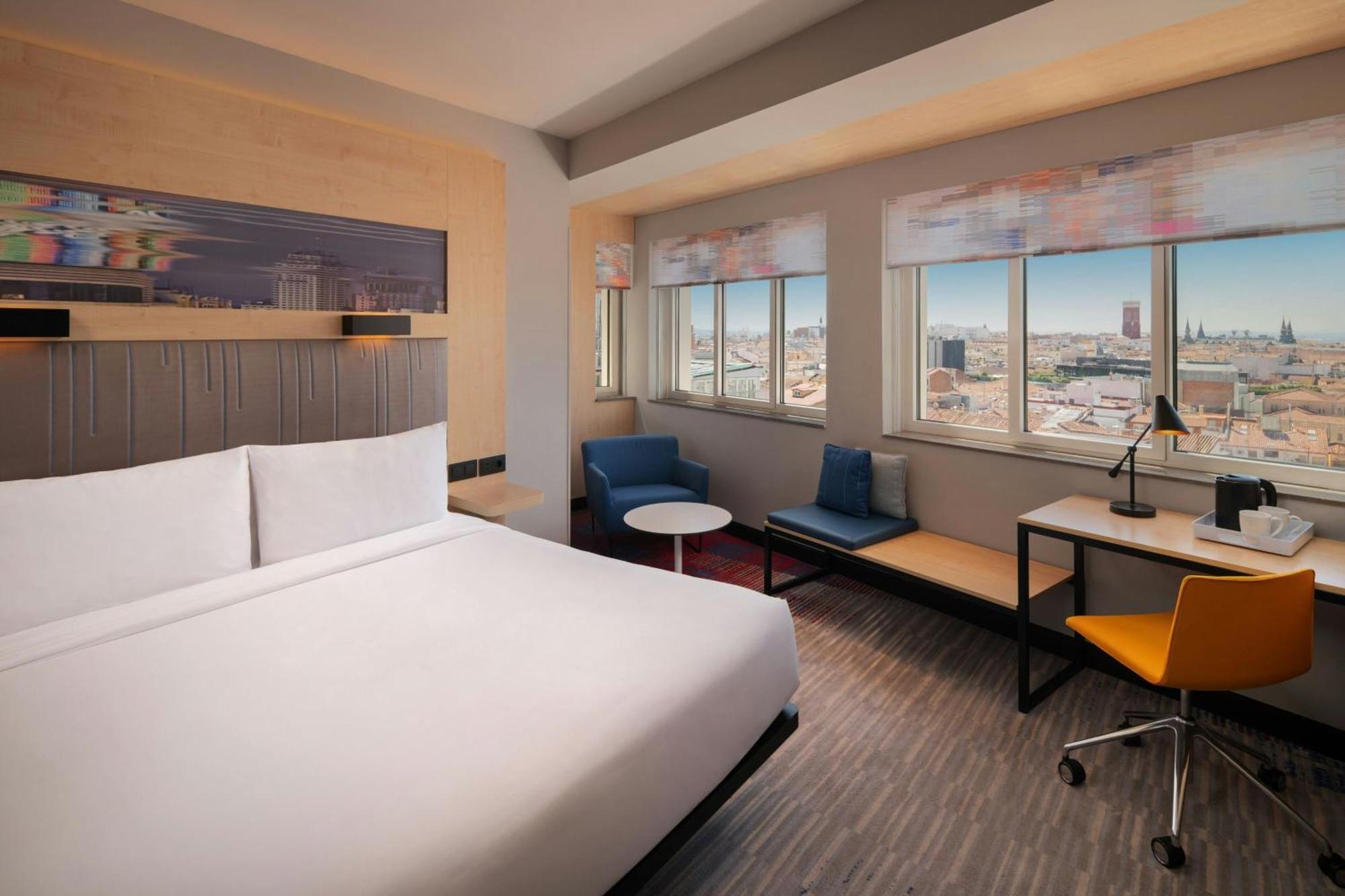Aloft King Room City View