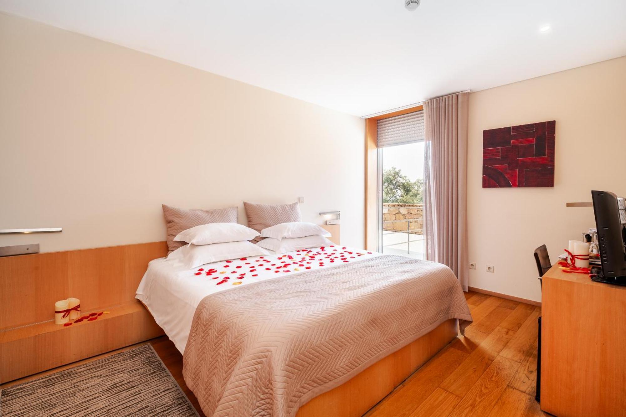Double or Twin Room Romantic