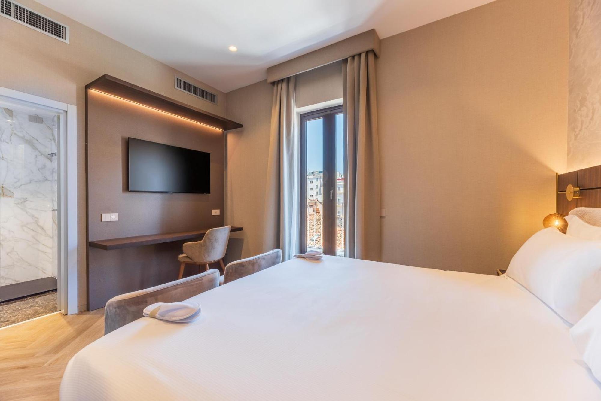 Standard King Room