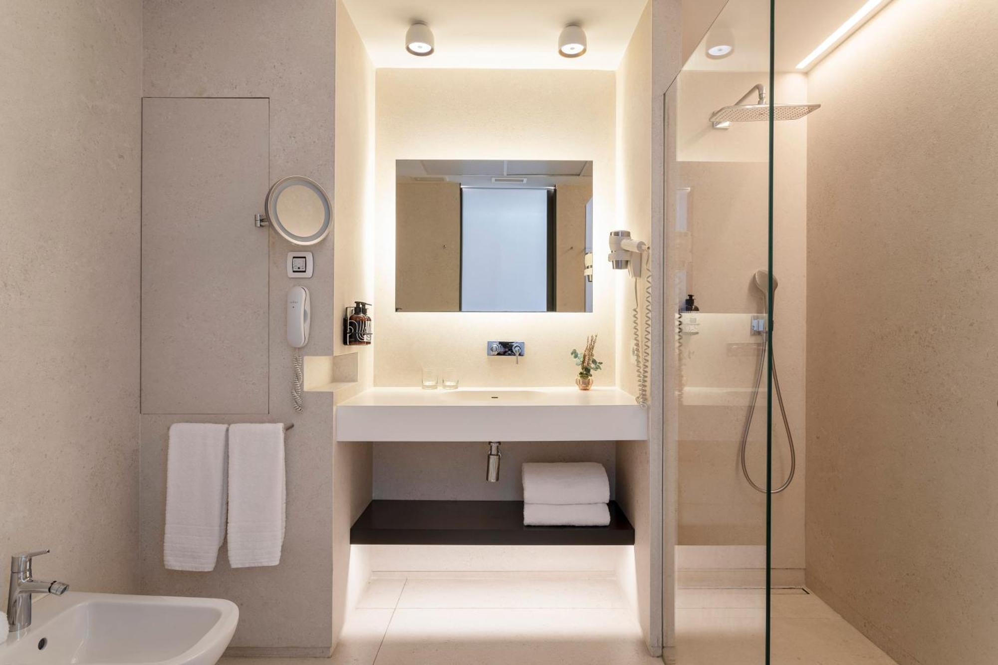 The Innside Premium Room Port View