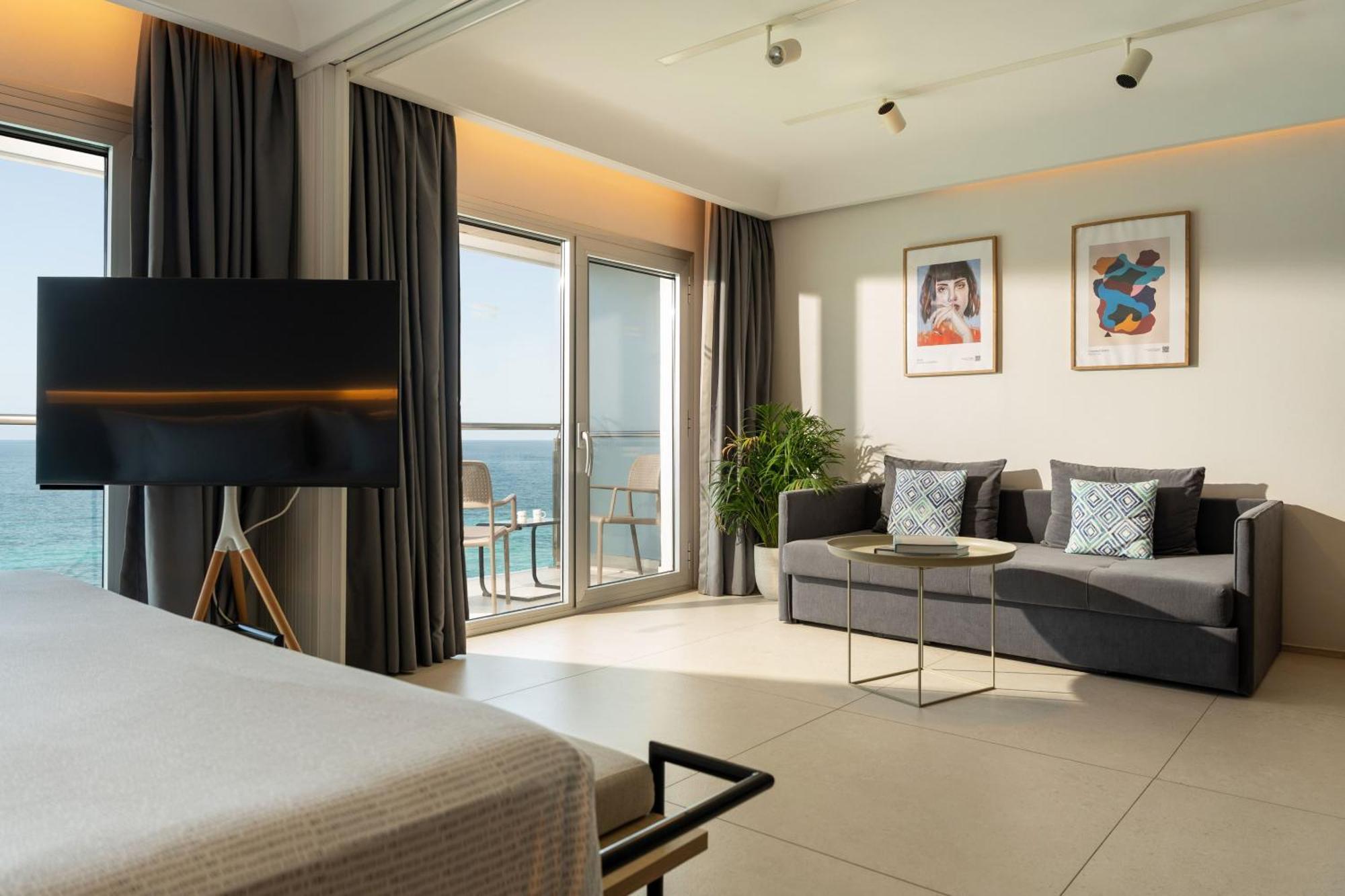 The Studio Sea View