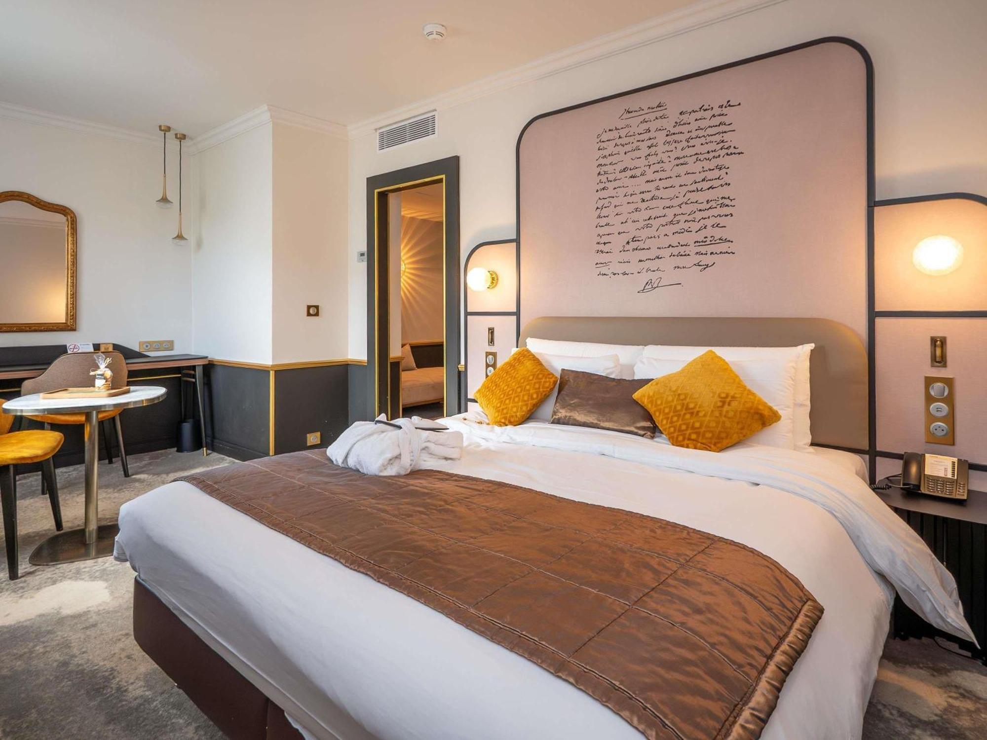 Privilege Double Room One Double One Single Bed