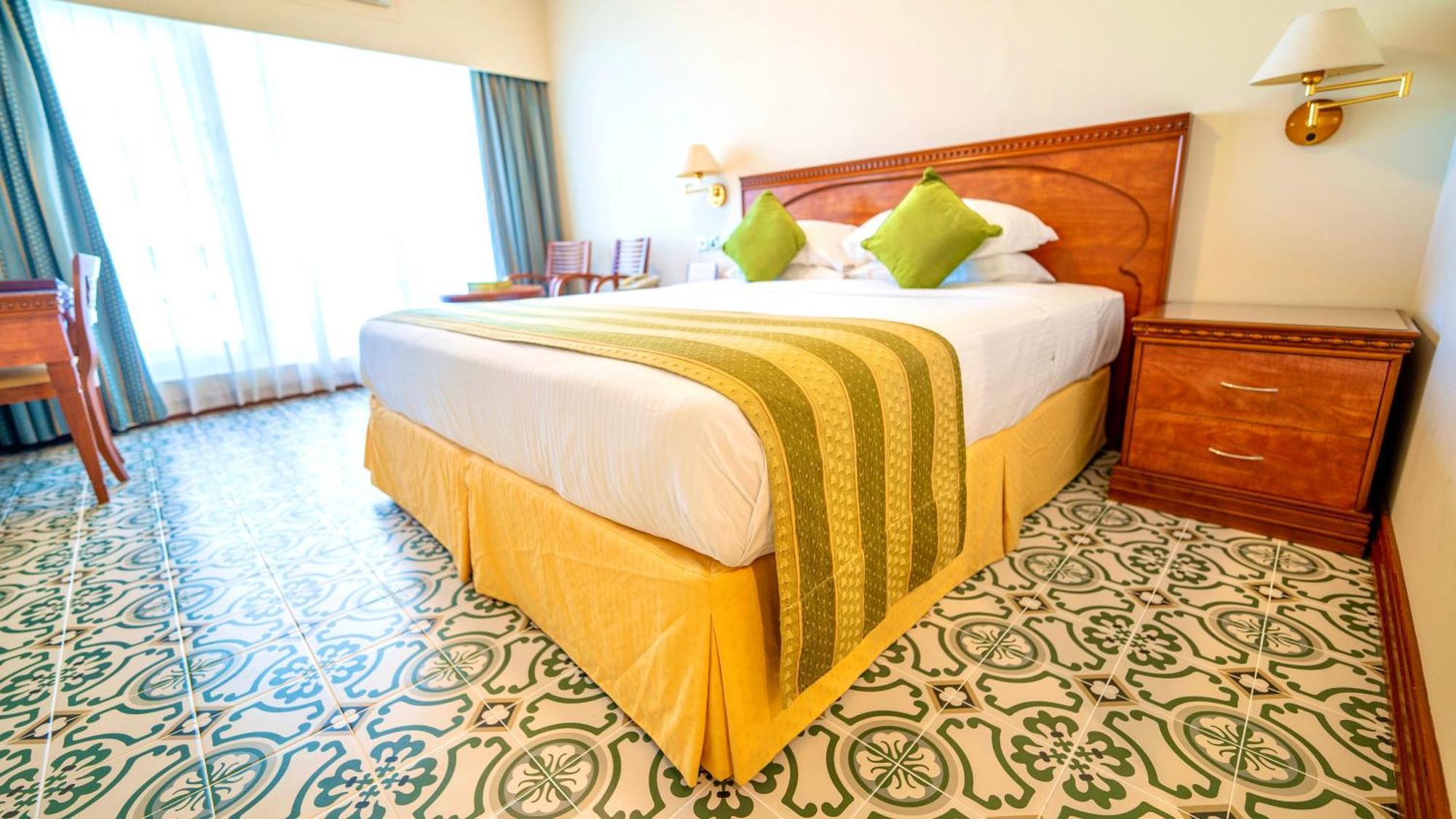 Standard Double Bed-Souk View Balcony