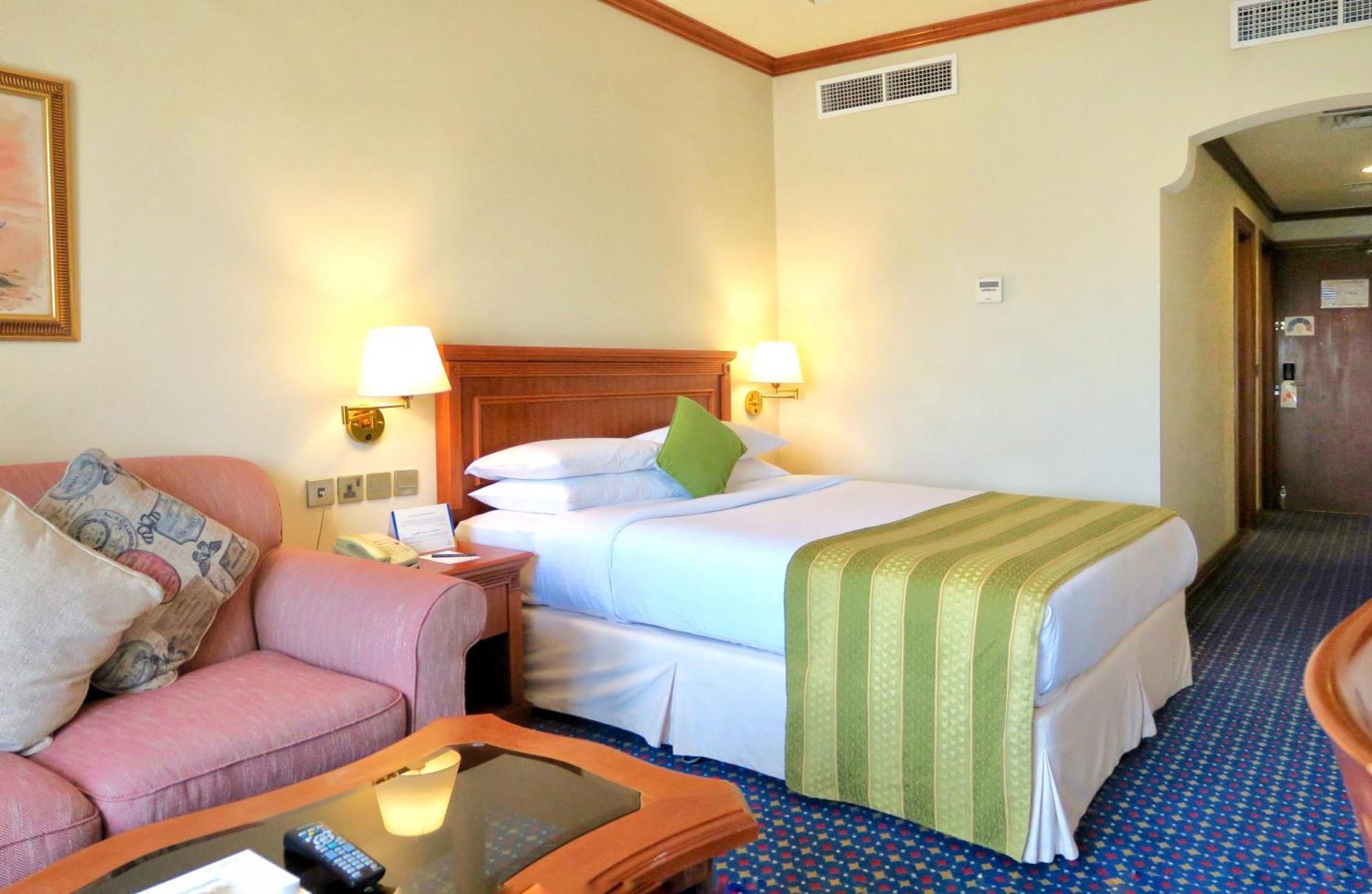 Standard Double Bed-Creek View Balcony