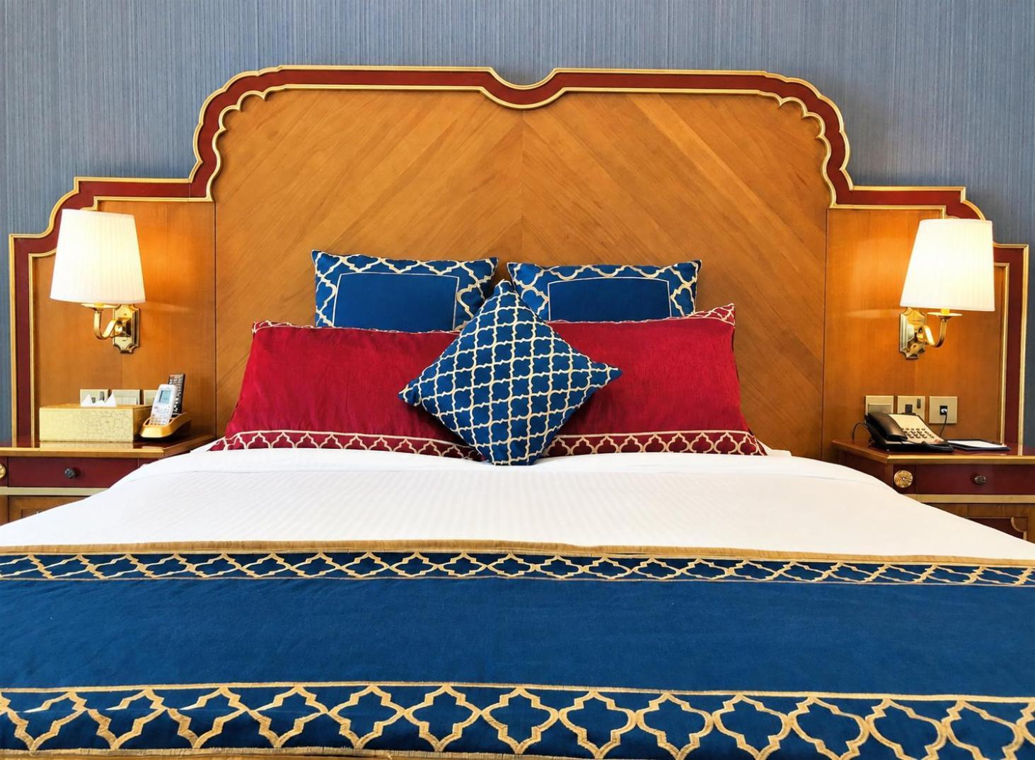 Premium Double Bed-Souk View Balcony