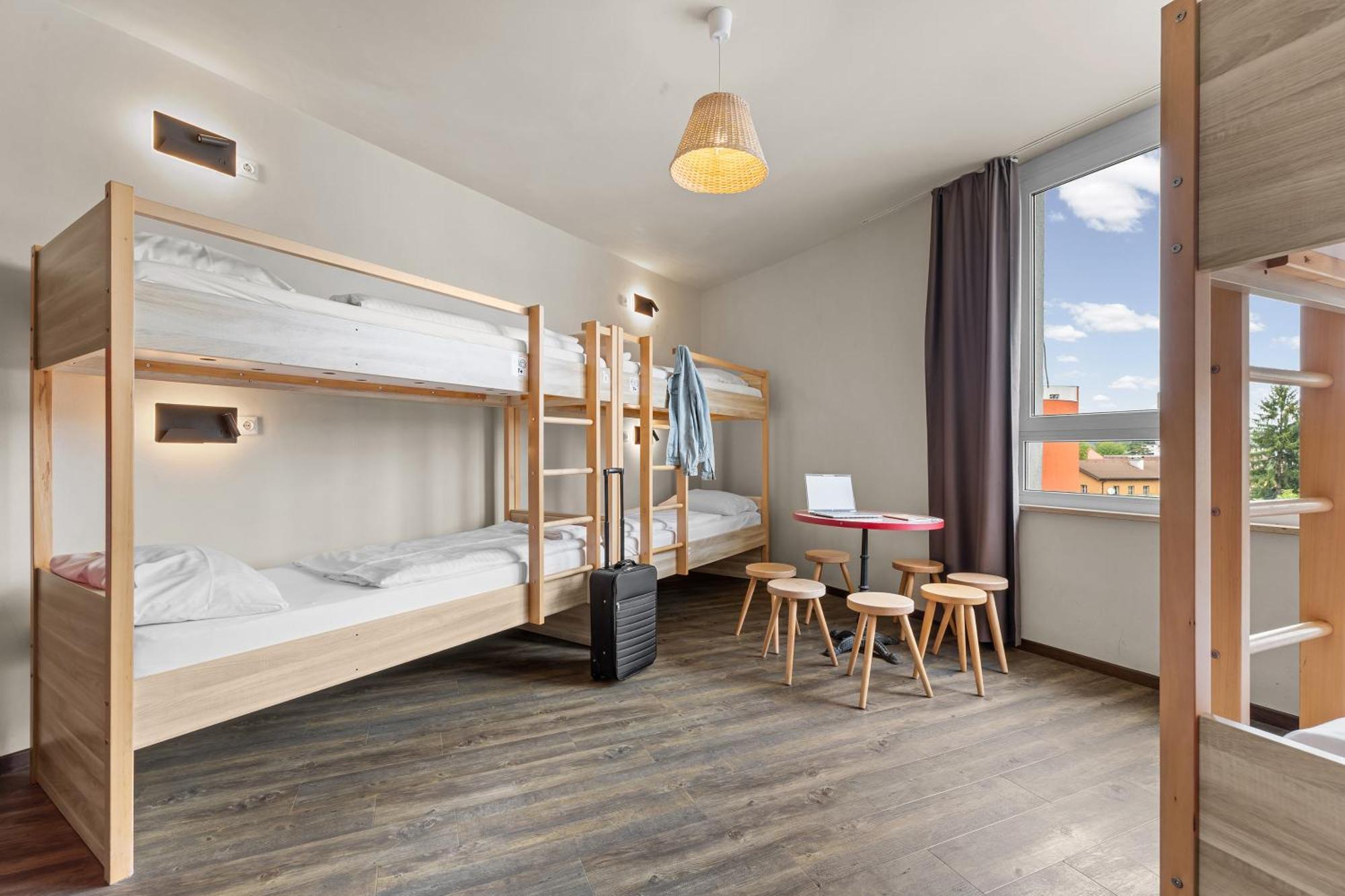 Bed 6-Bed Female Dormitory Room