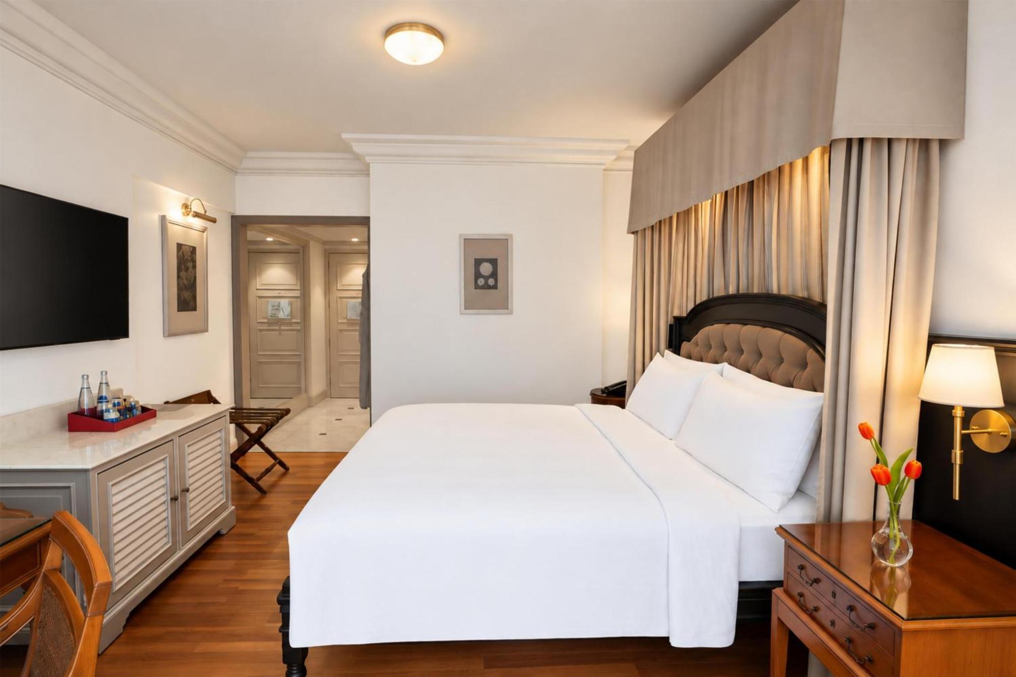 Executive King Room Access to Executive Lounge