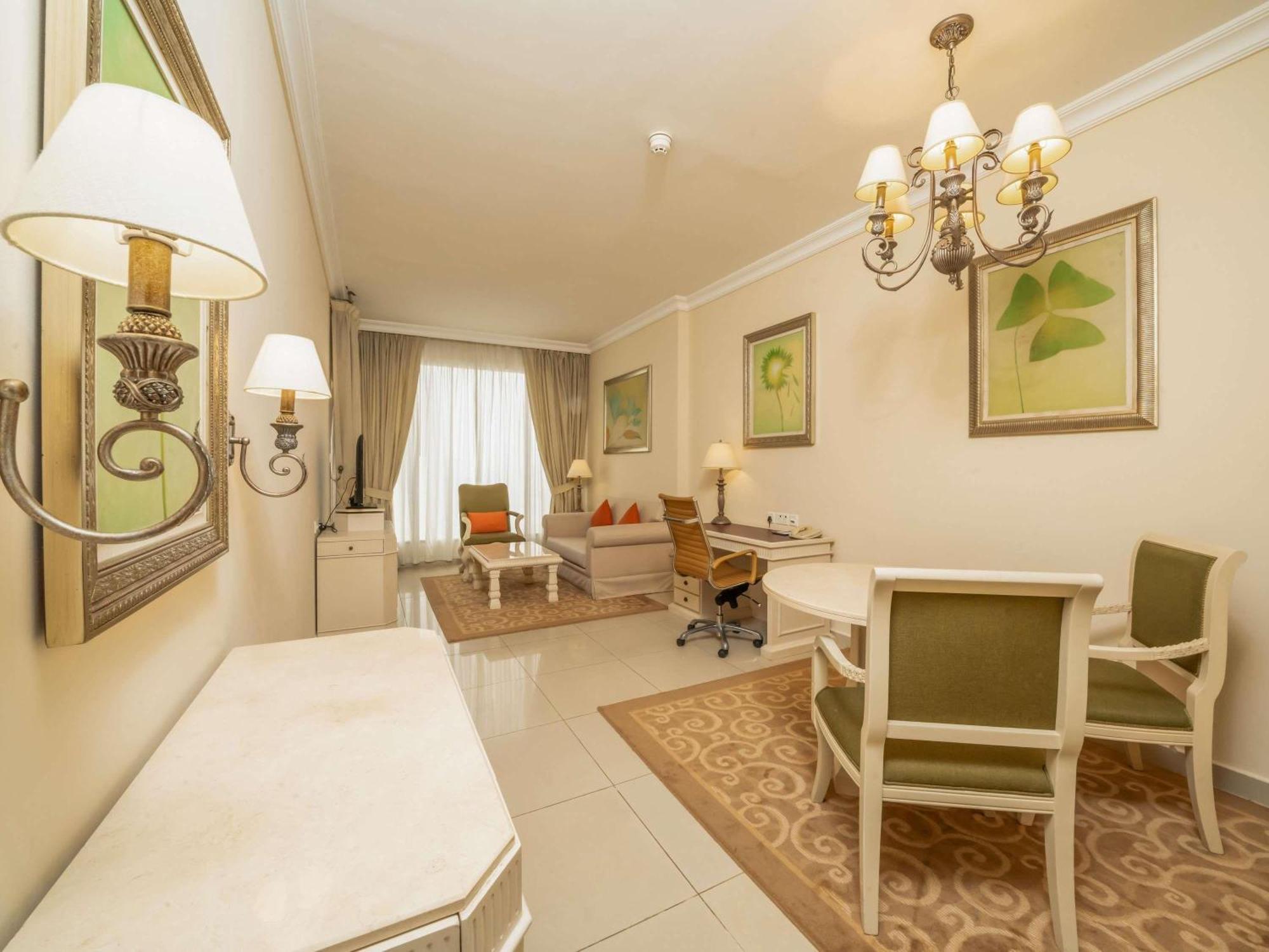 One-Bedroom Apartment City View King OR Twin Next to Metro Station