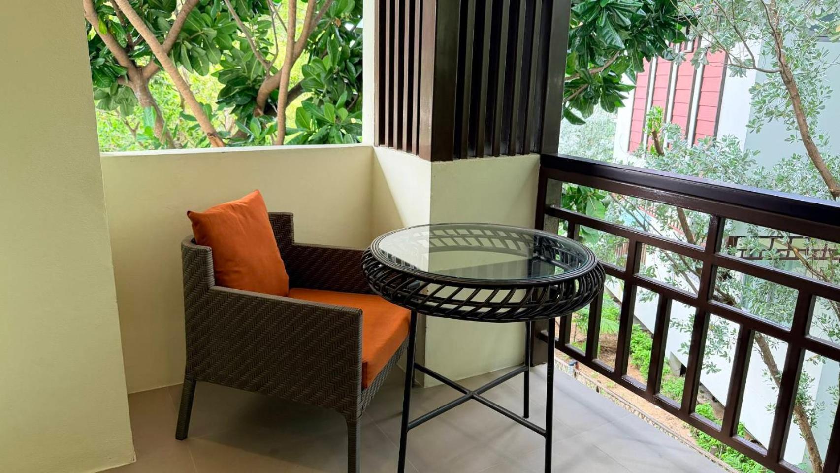 Deluxe Refresh Room