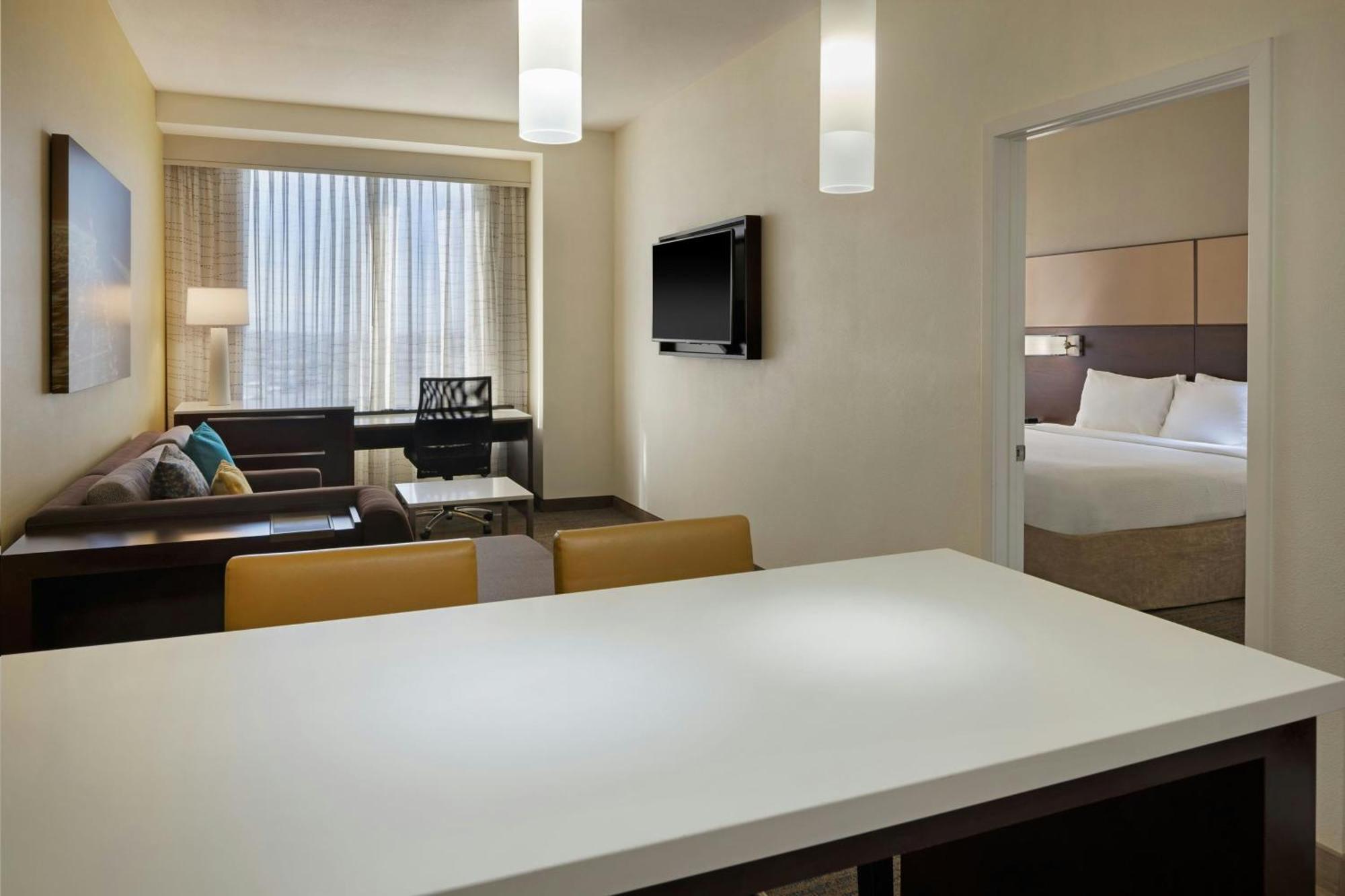 One-Bedroom King Suite
