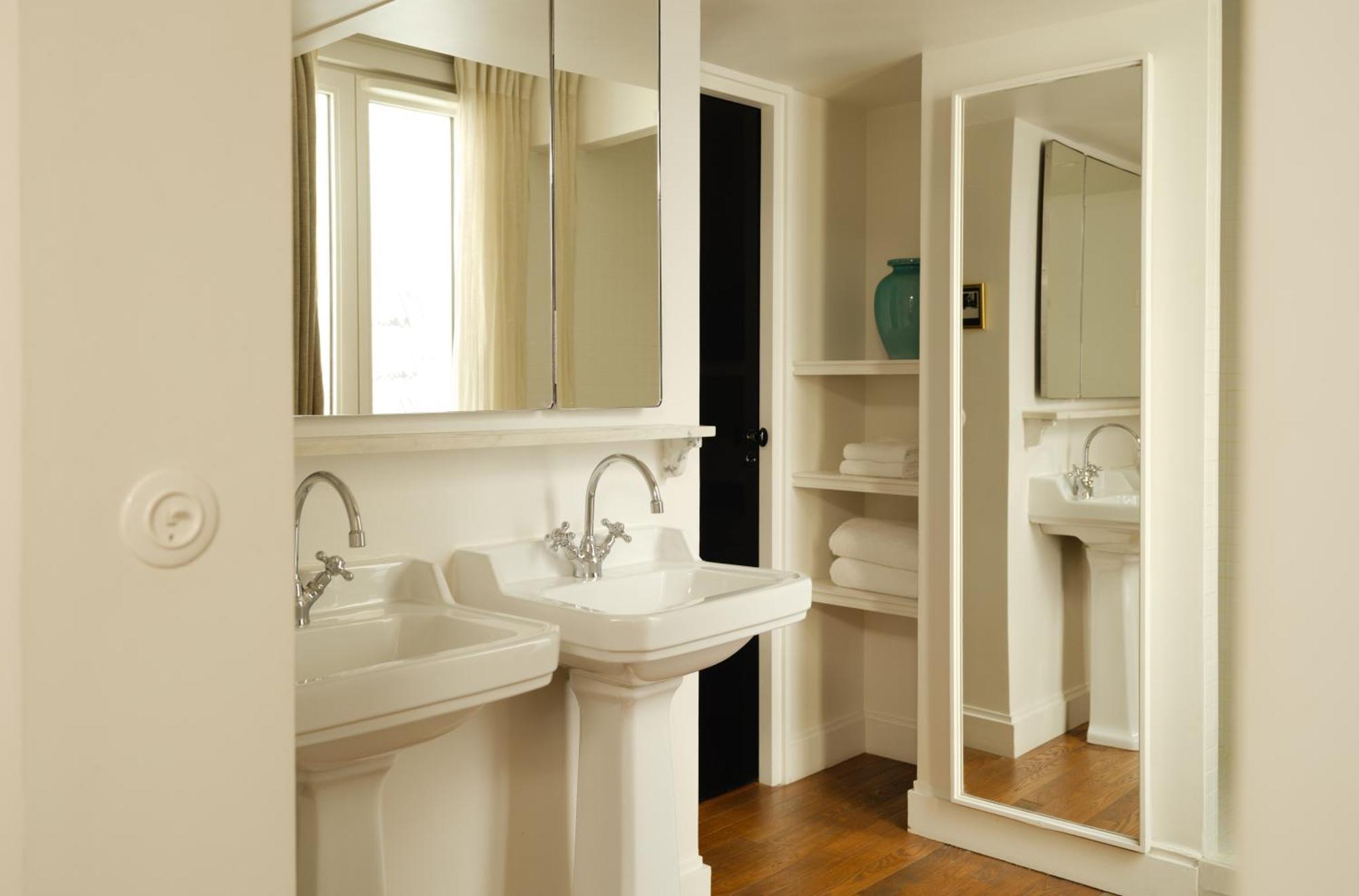 Privilege Room "Pigalle 21"