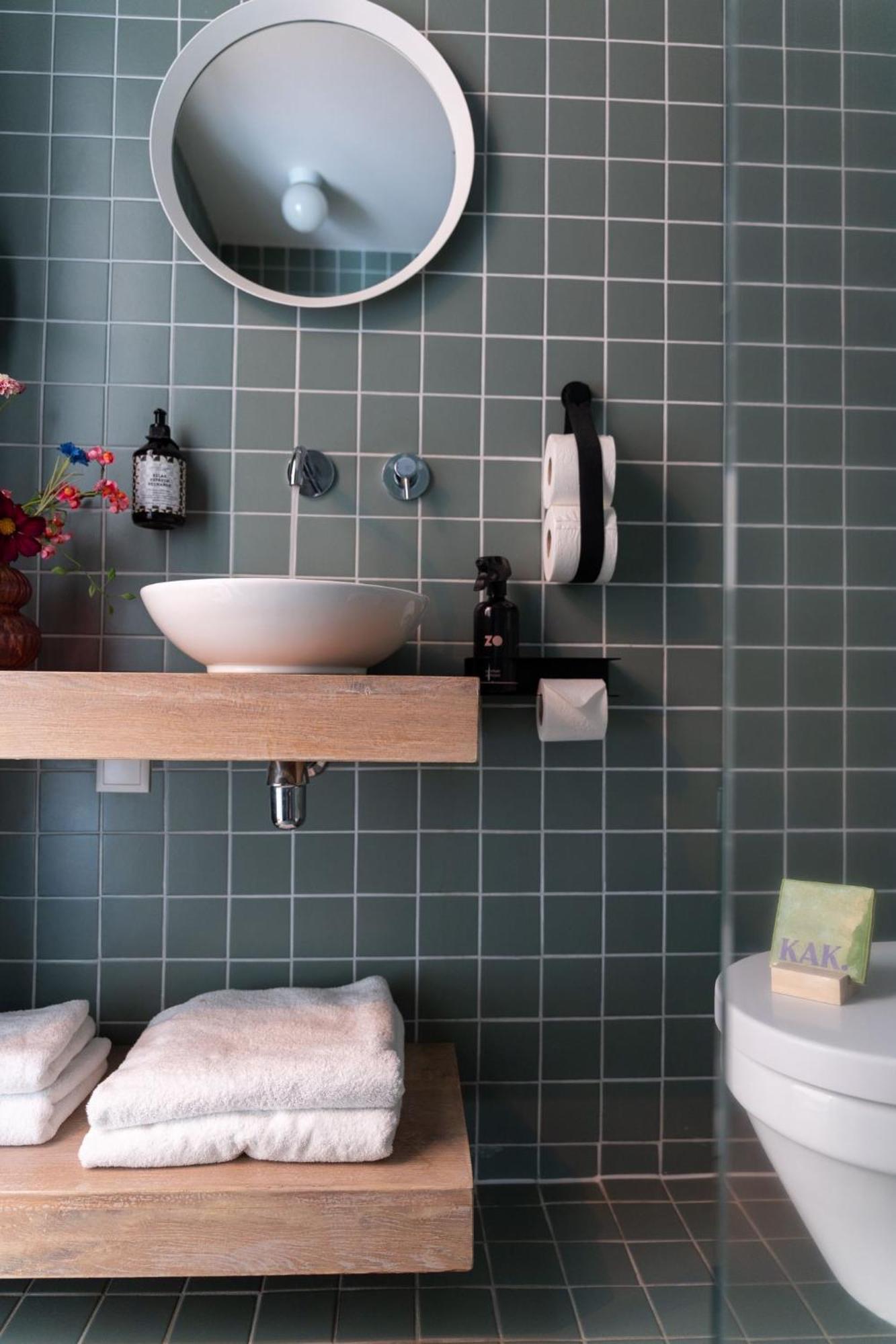 Twin Room Bathroom