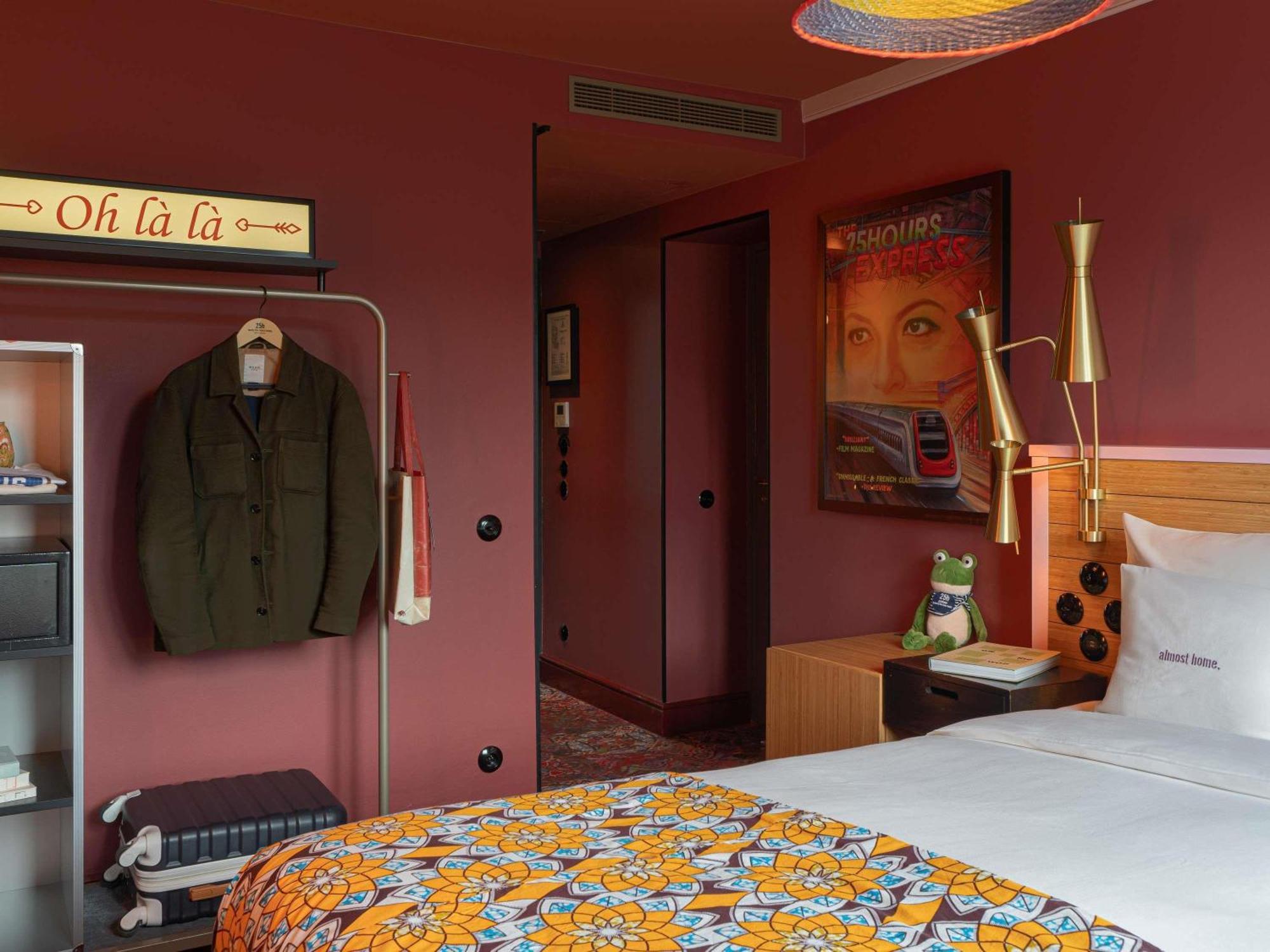 Medium Room Balcony Paris View