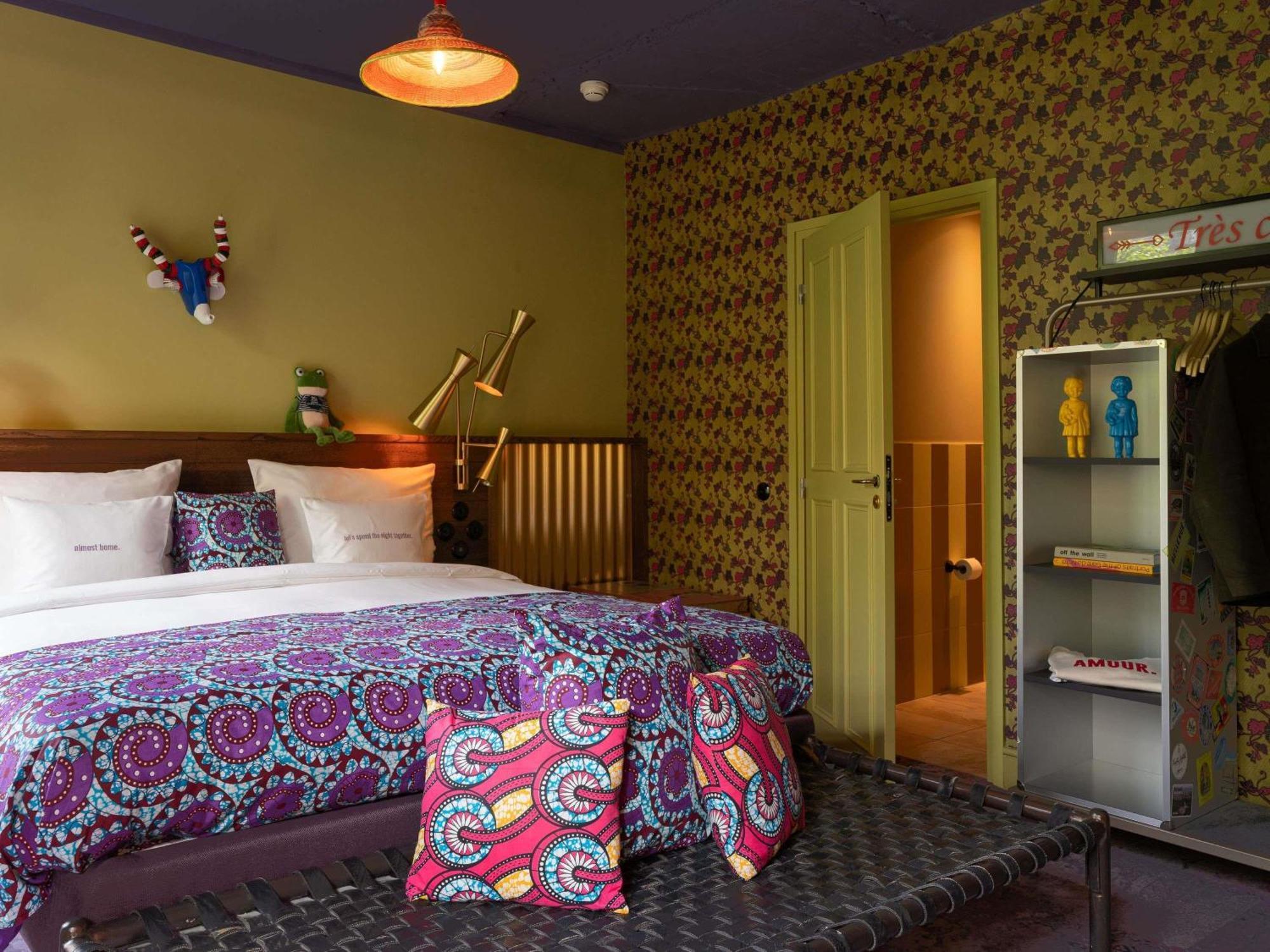 Large Room Paris View