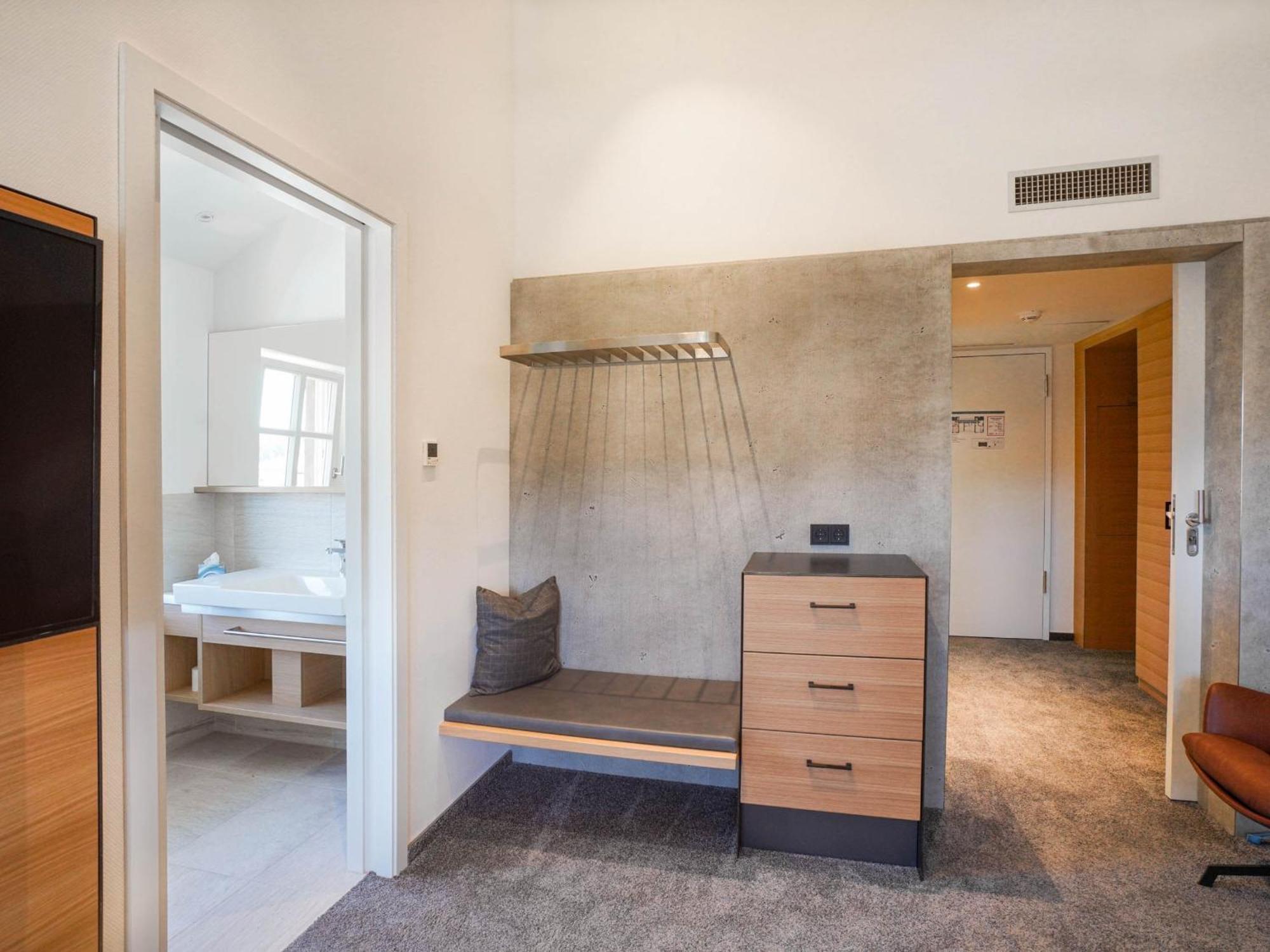 Basic Triple Room