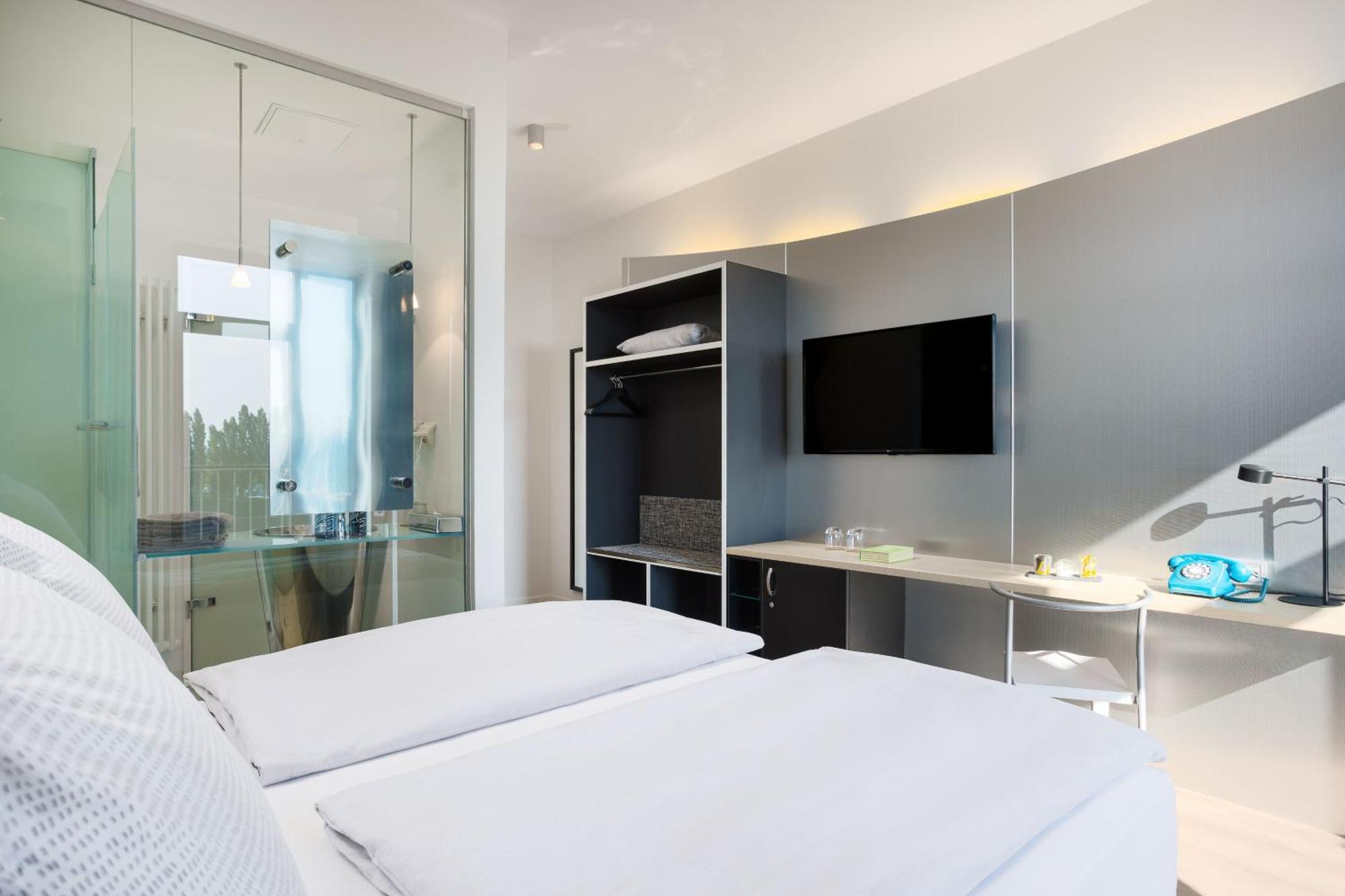 The Innside Room River View
