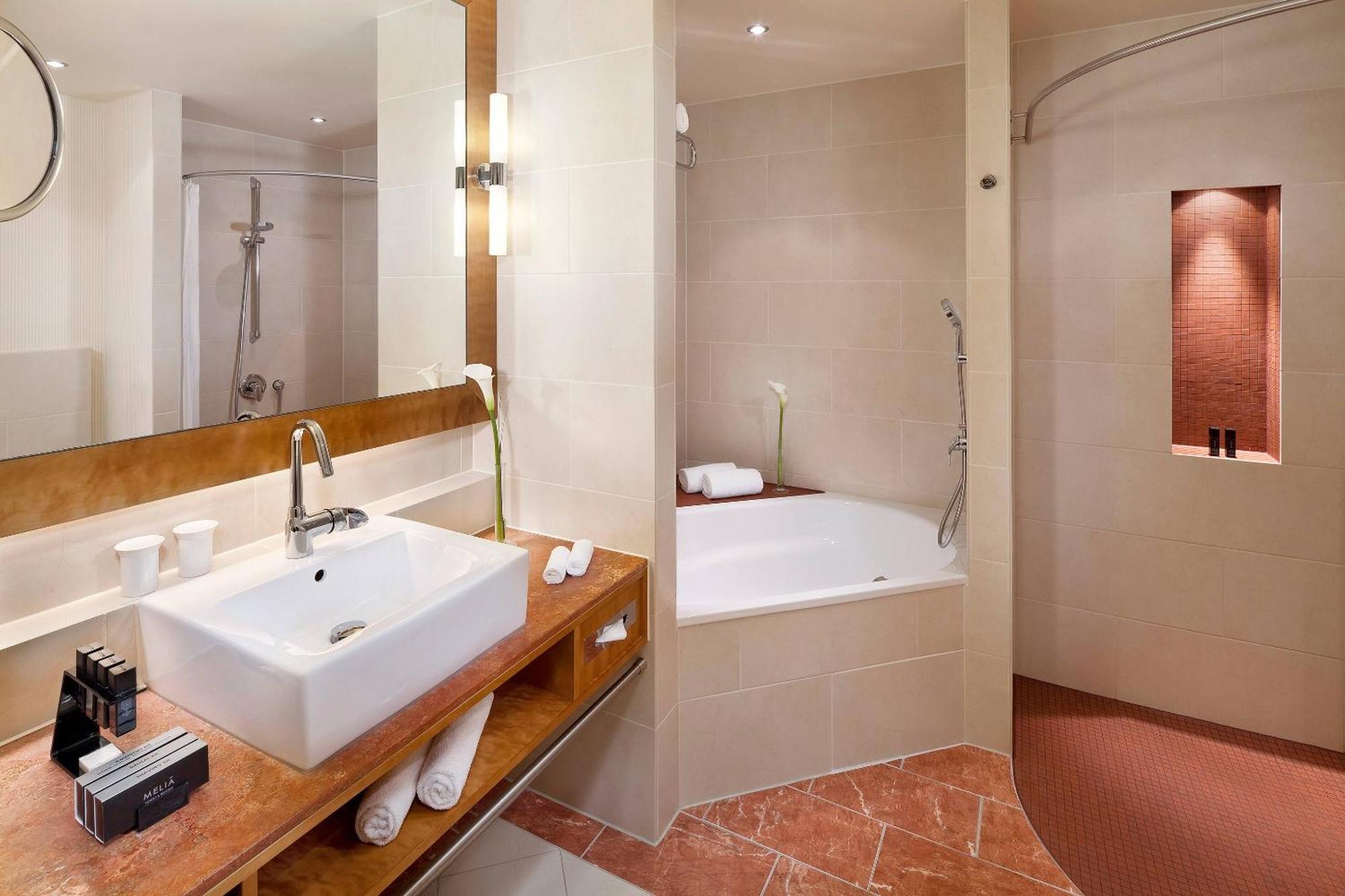 The Level Junior Suite Executive Lounge Access