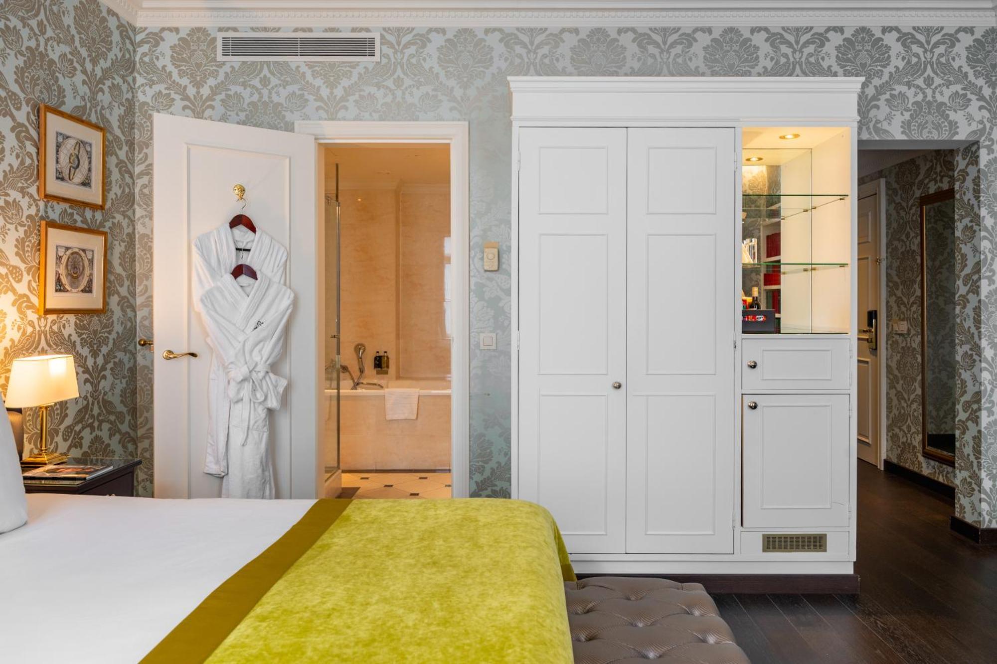 Classic Double Room