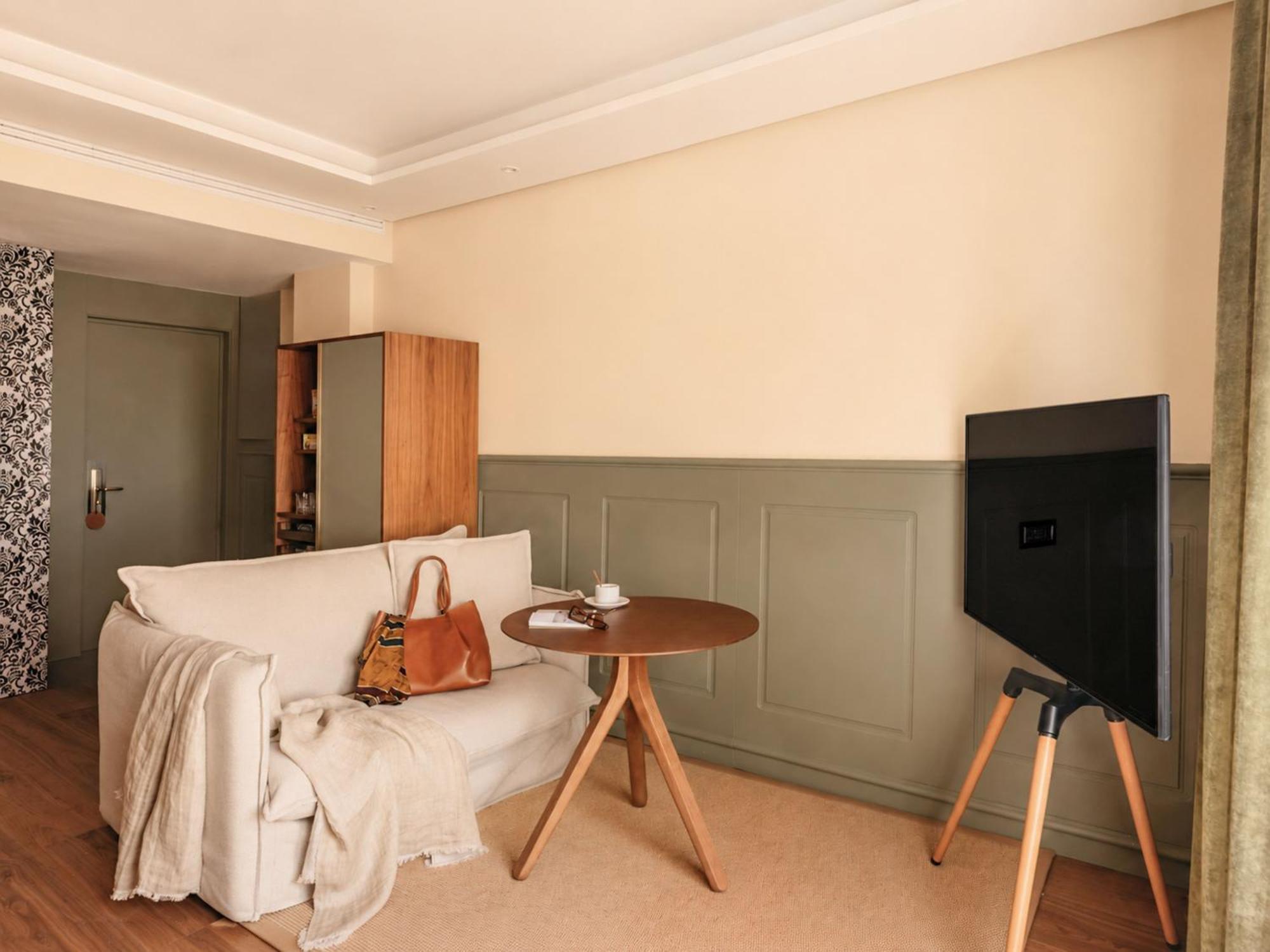 Junior Suite Red Level