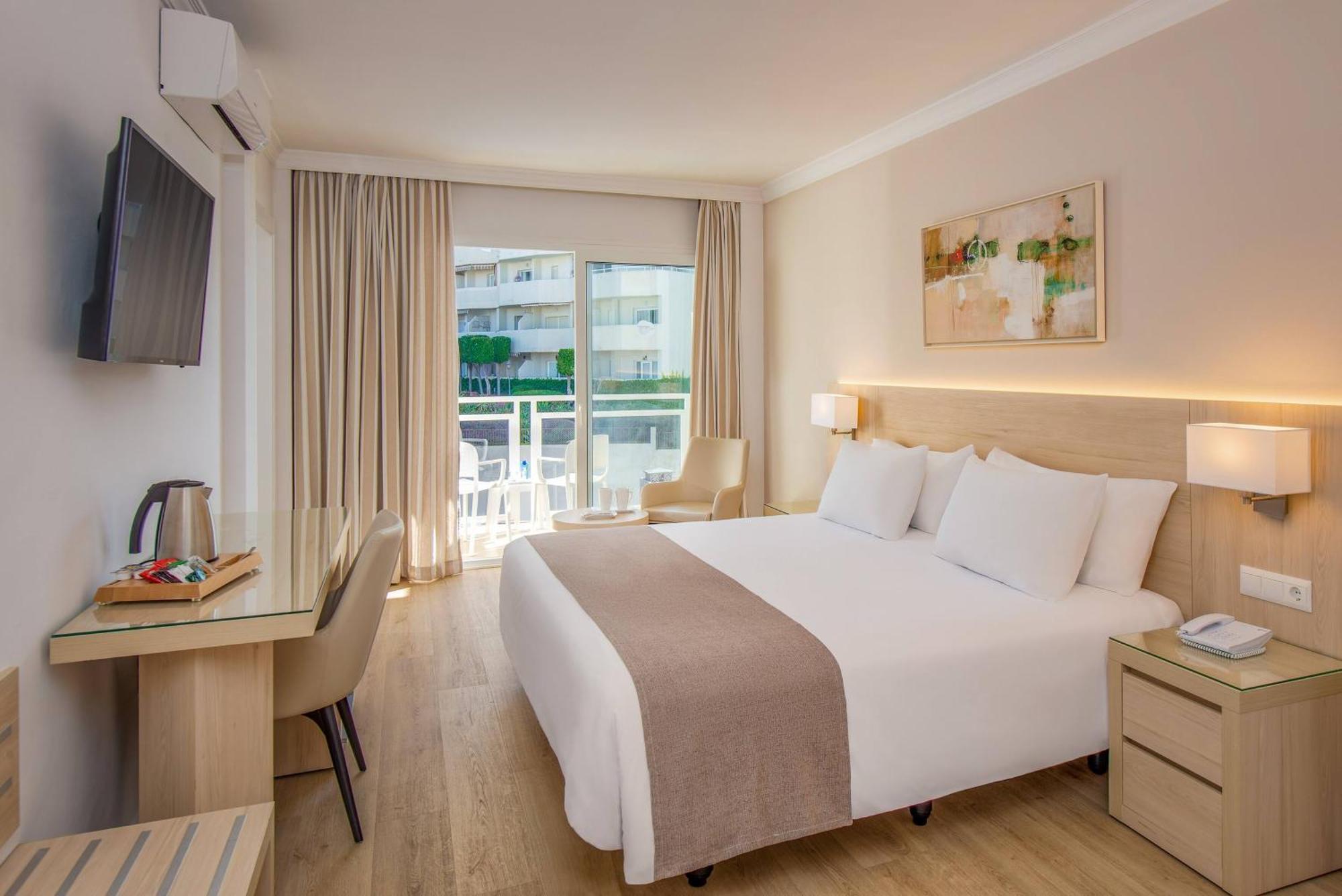 Superior Room Lateral Sea View