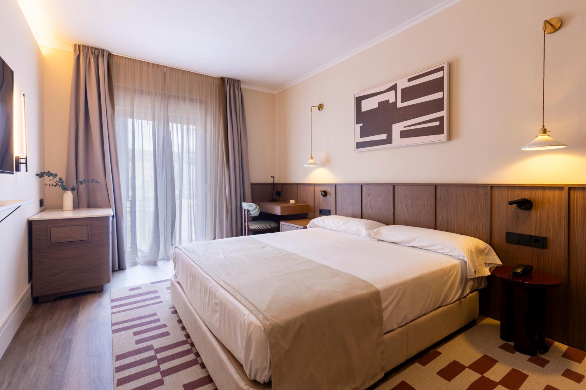 King Room Plus Cathedral View