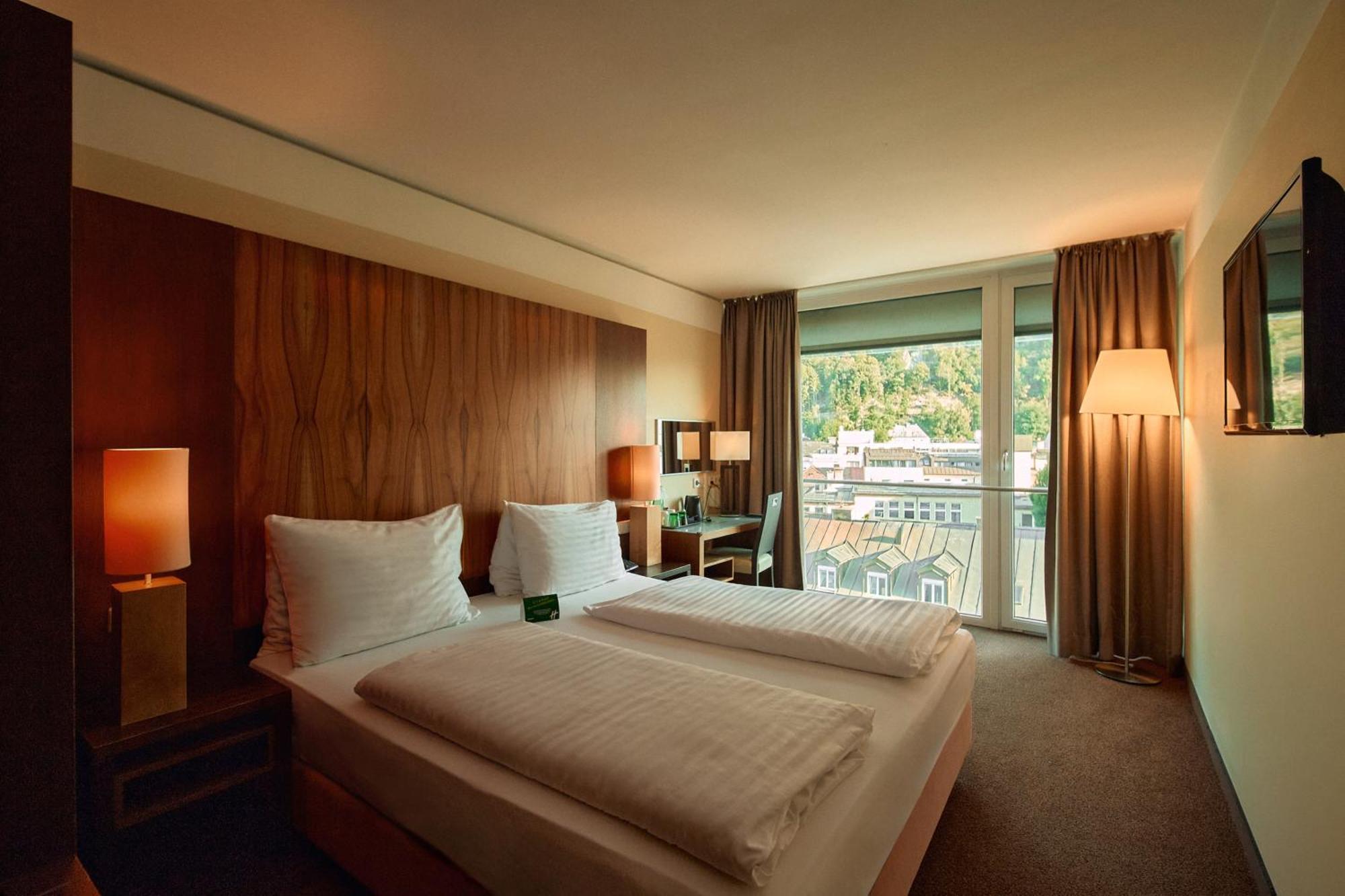 King Room Mountain View