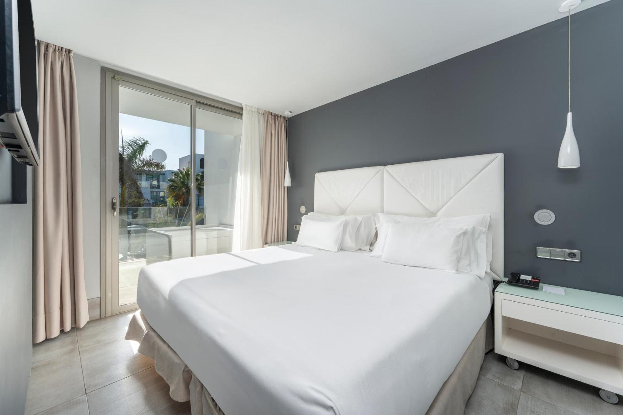 Deluxe Double or Twin Room Spa Bath
