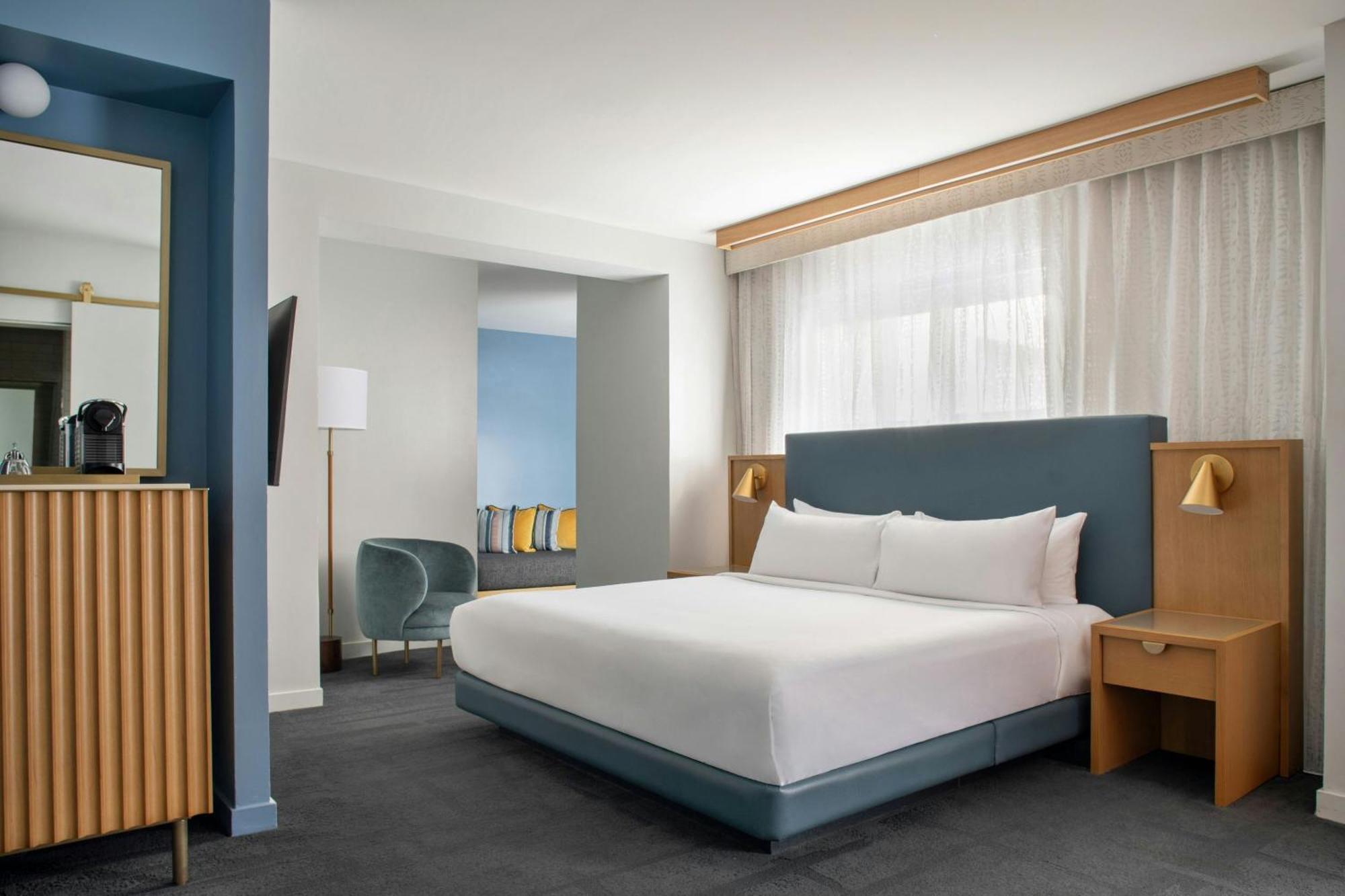 One-Bedroom King Suite