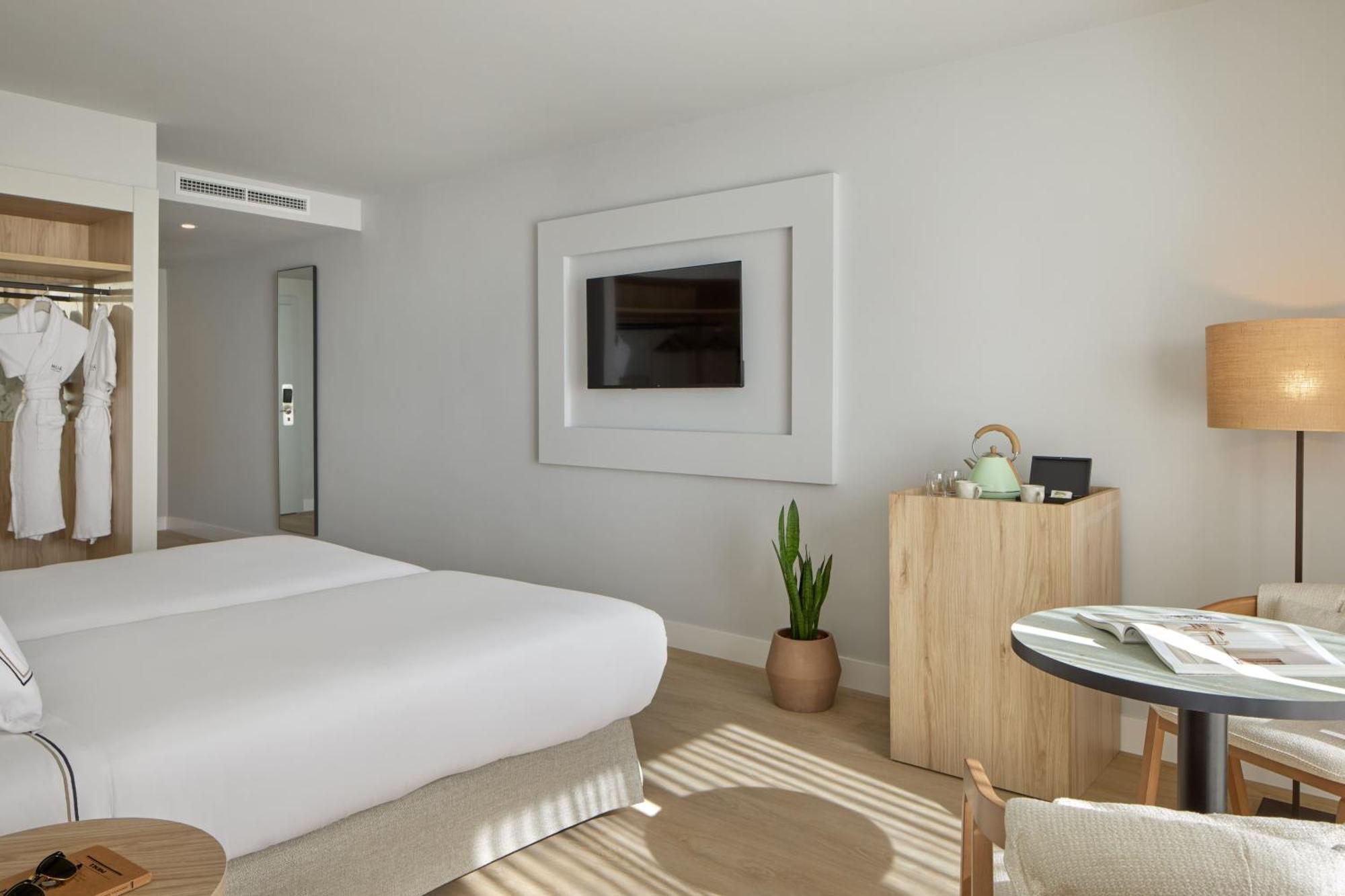 Supreme Room