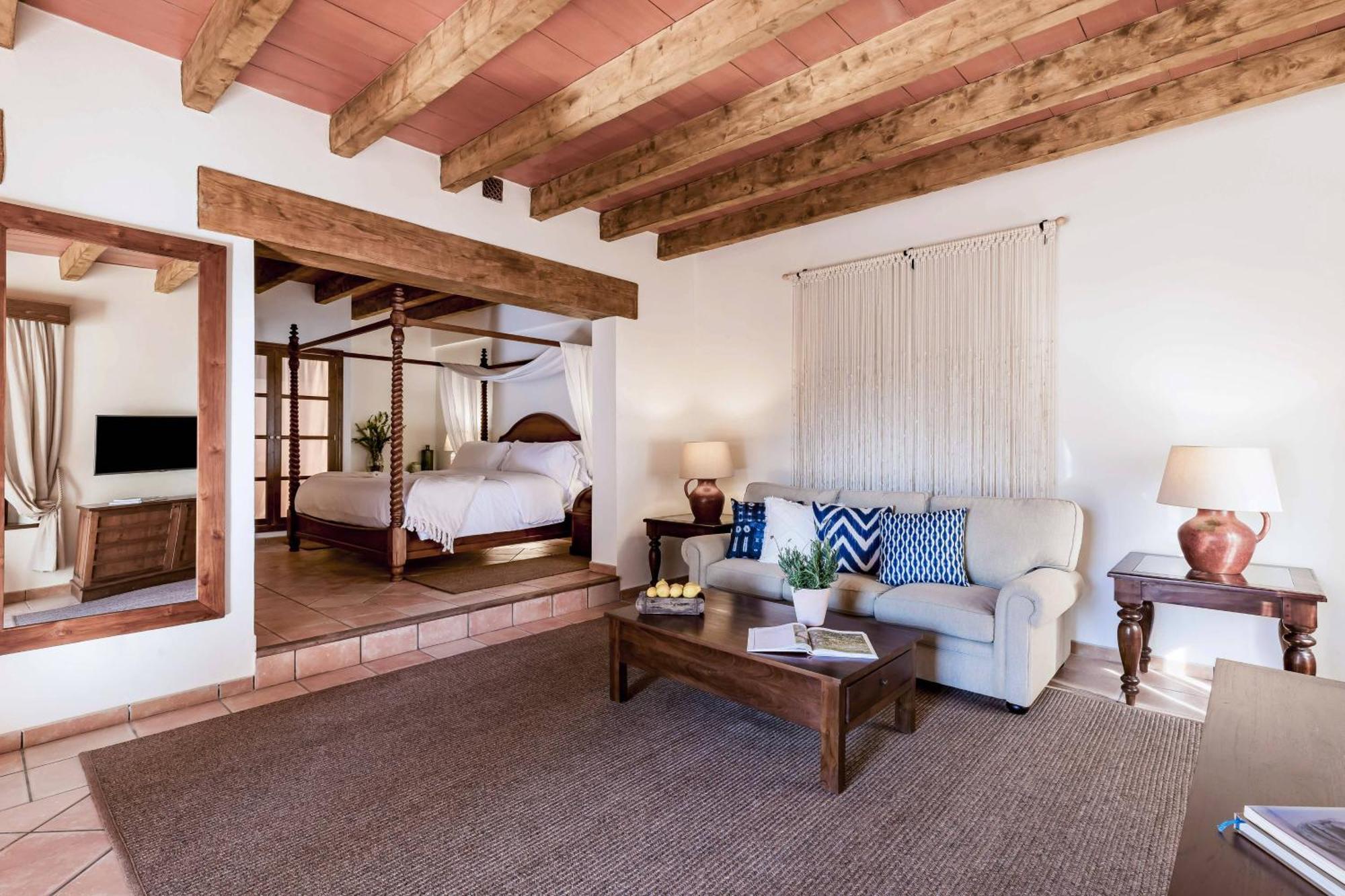 Singular Junior Suite