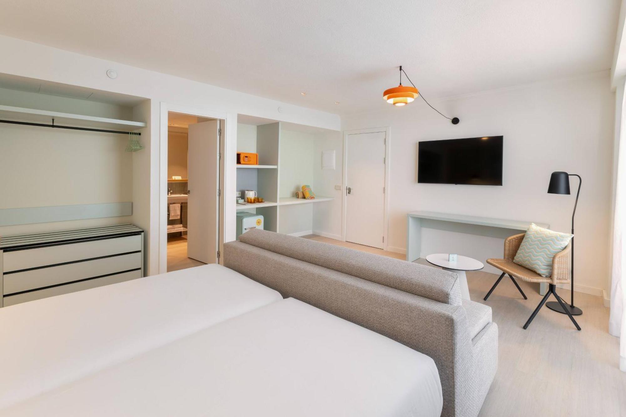 Xtra Sol Superior Room Front Ocean View