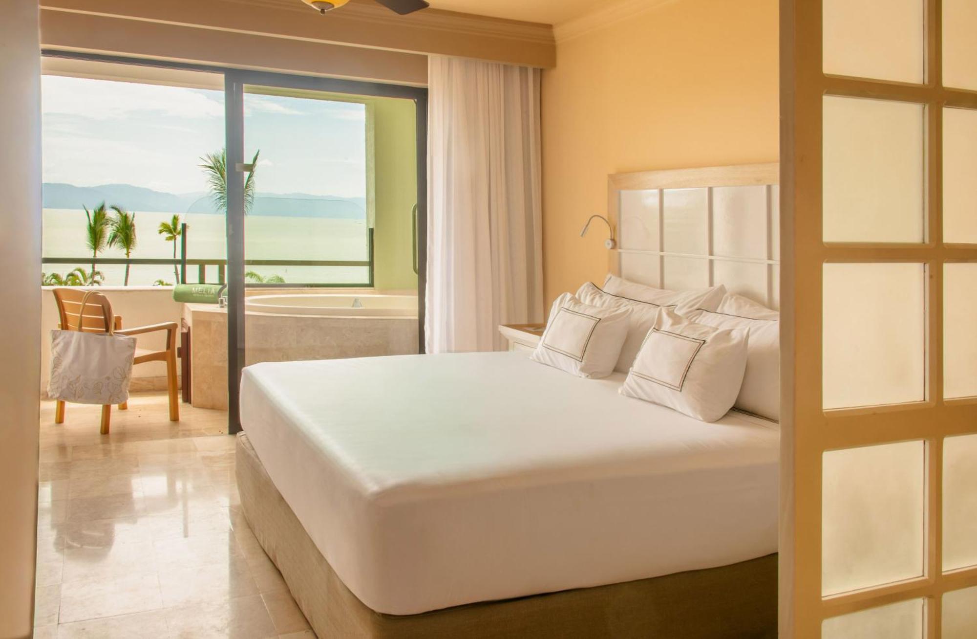 Premium One-Bedroom Suite Sea View