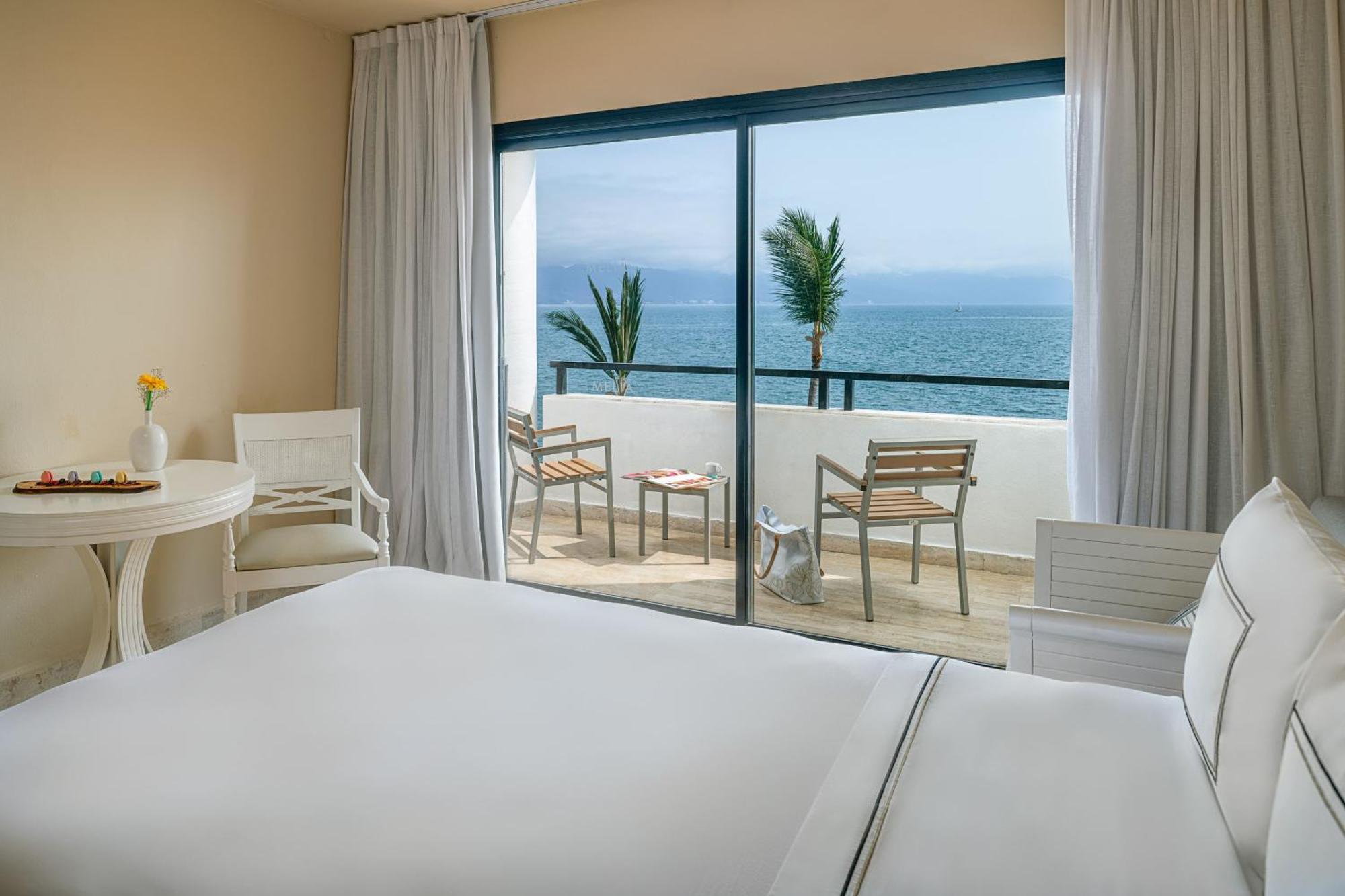Premium Ocean Front Room