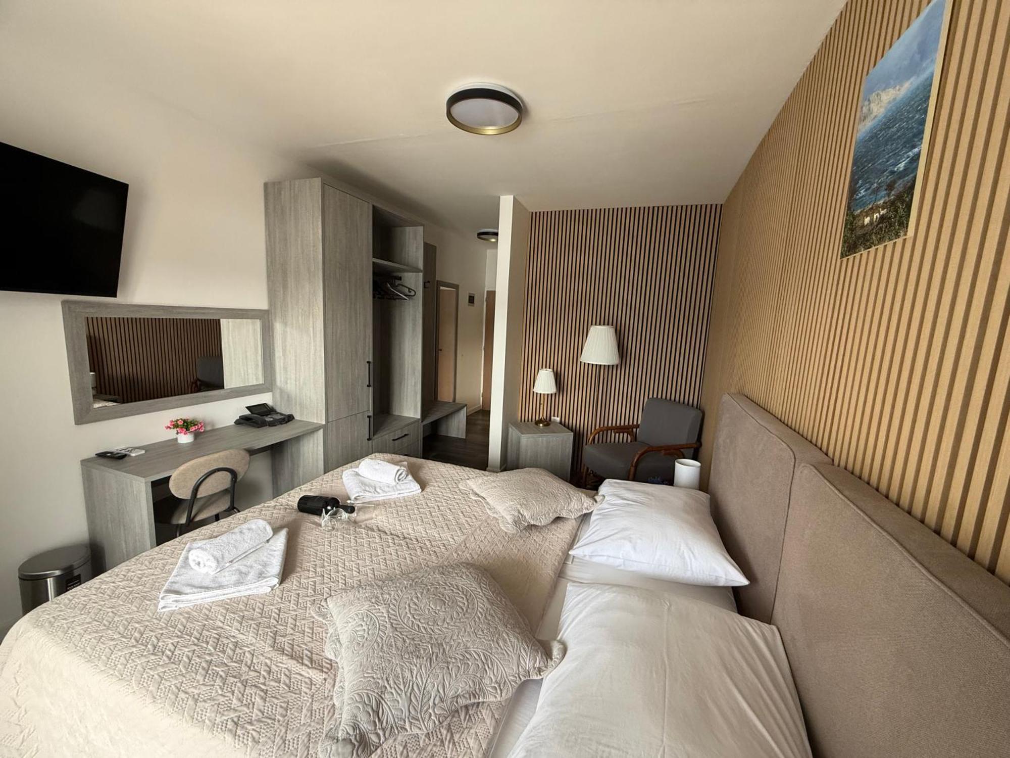 Double or Twin Room Balcony Sea View