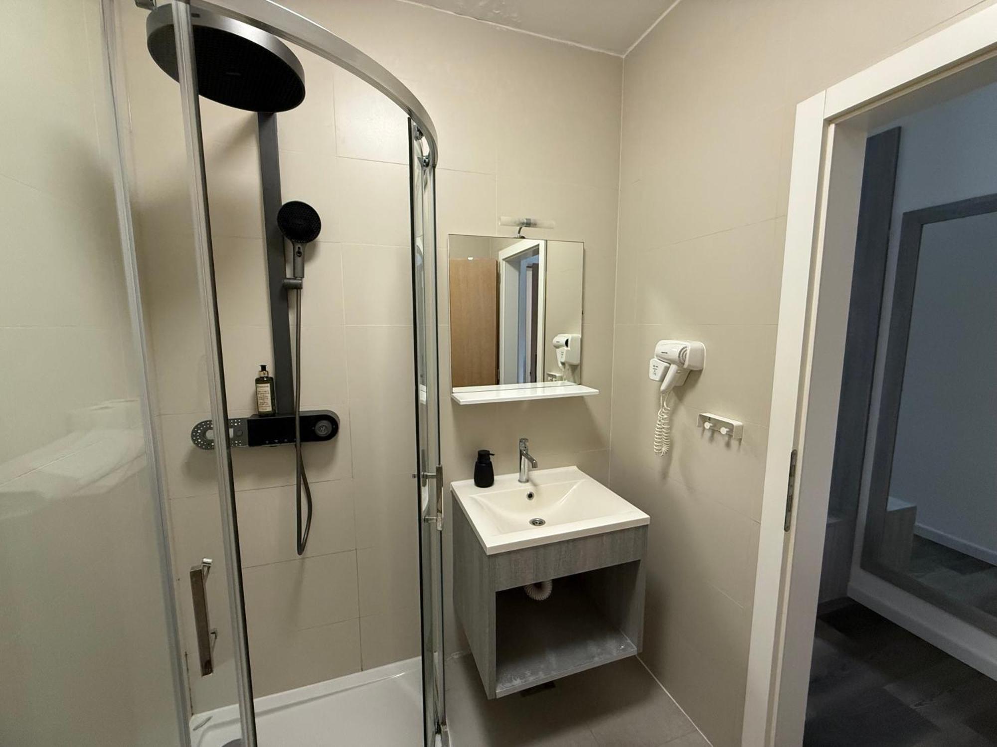 Double or Twin Room Park Side