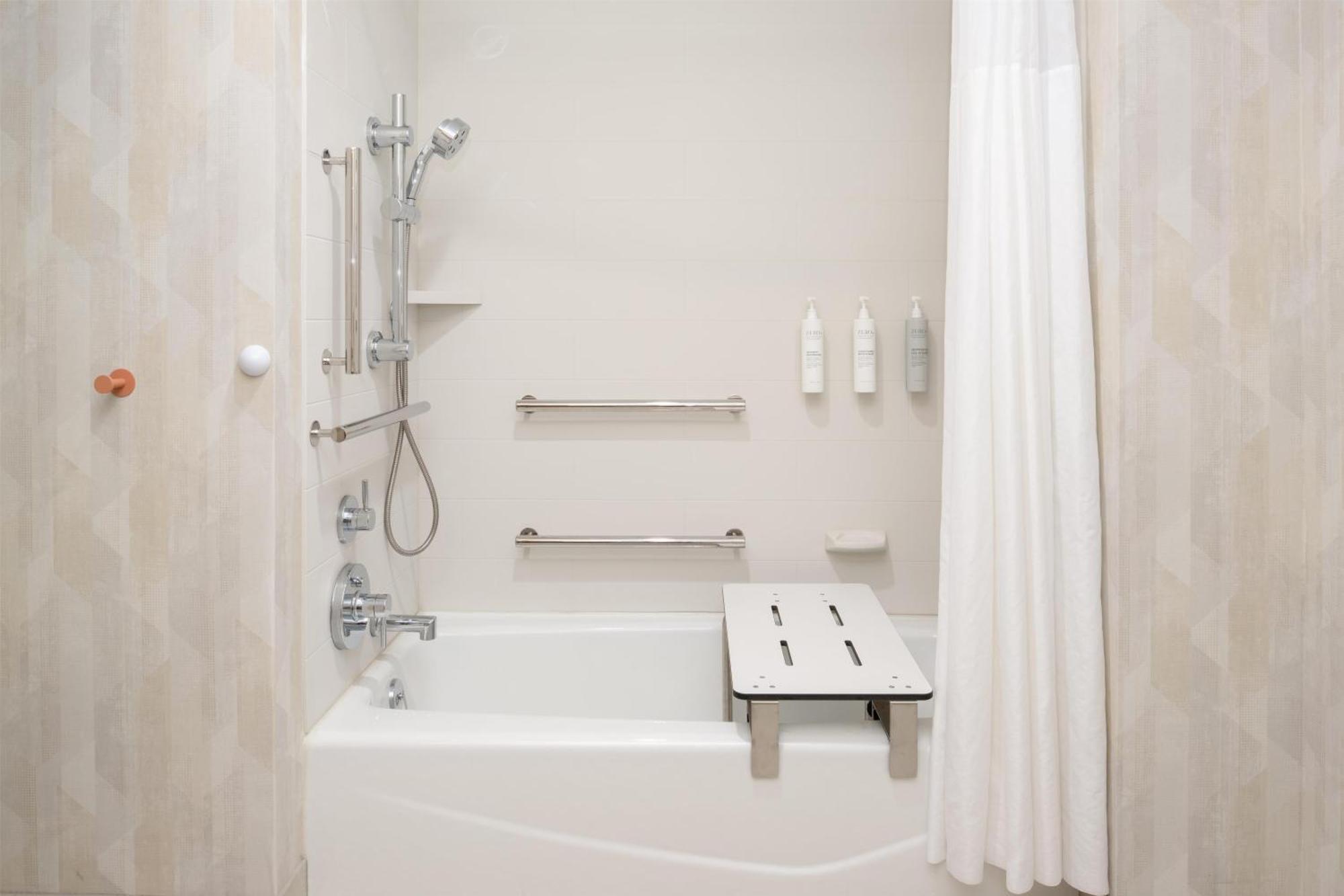 King Room Accessible Tub Mobility Hearing Access or Non-Smoking