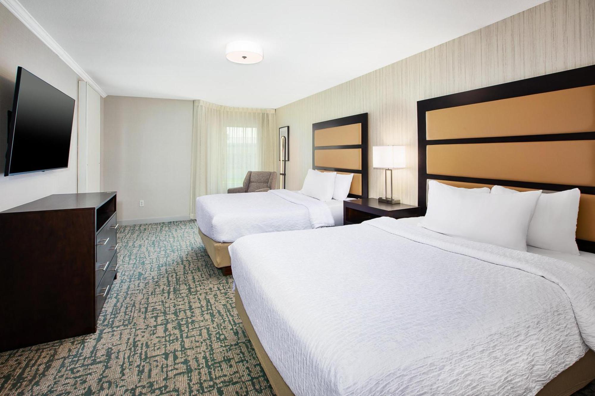 Queen Suite Two Queen Beds Hearing Access or Non-Smoking
