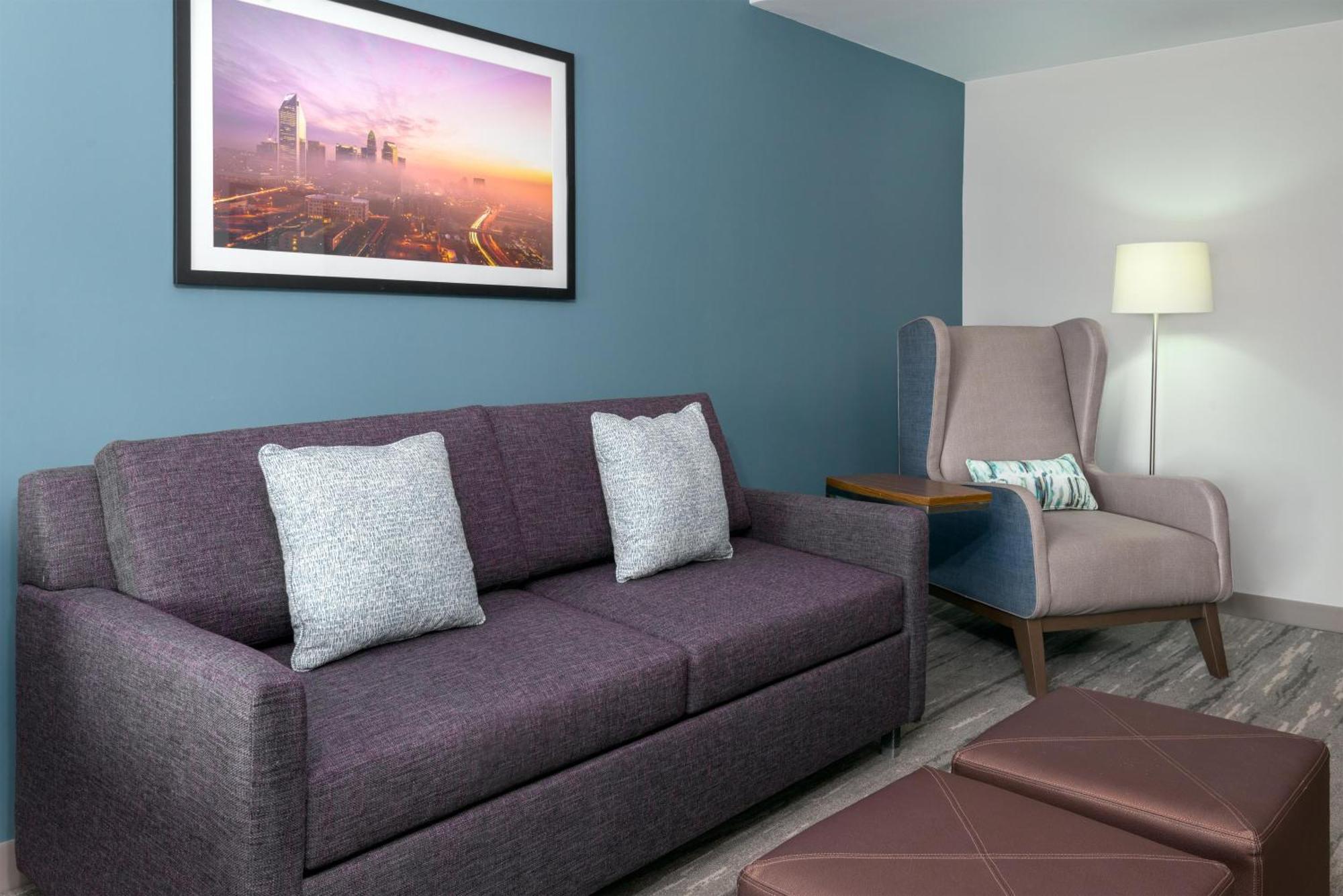 Deluxe King Studio Suite