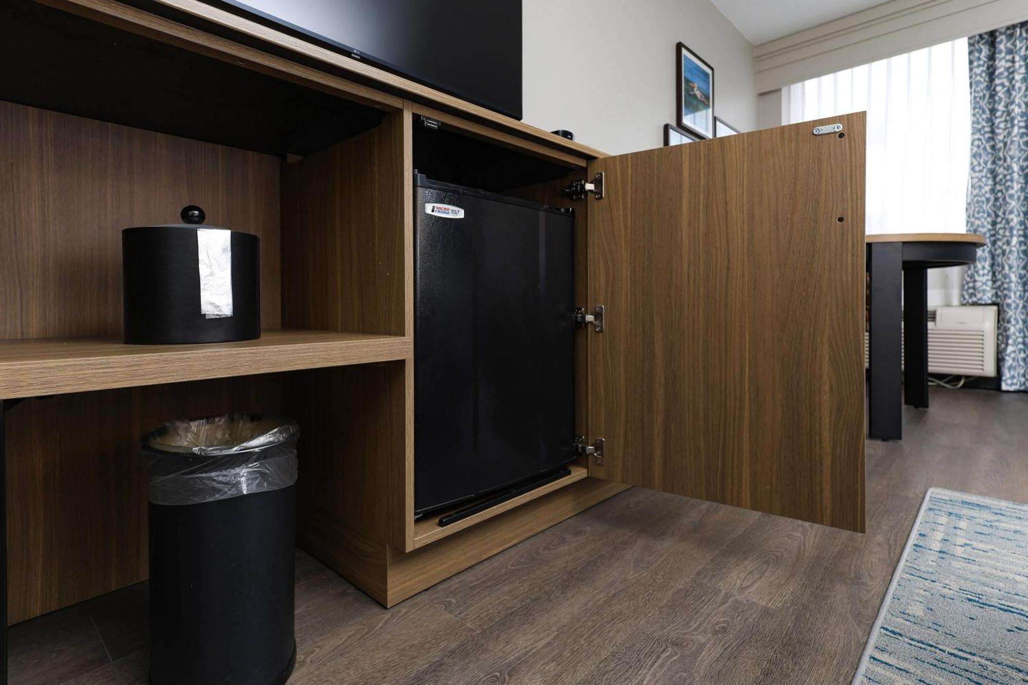 King Room Mobility Access or Non-Smoking