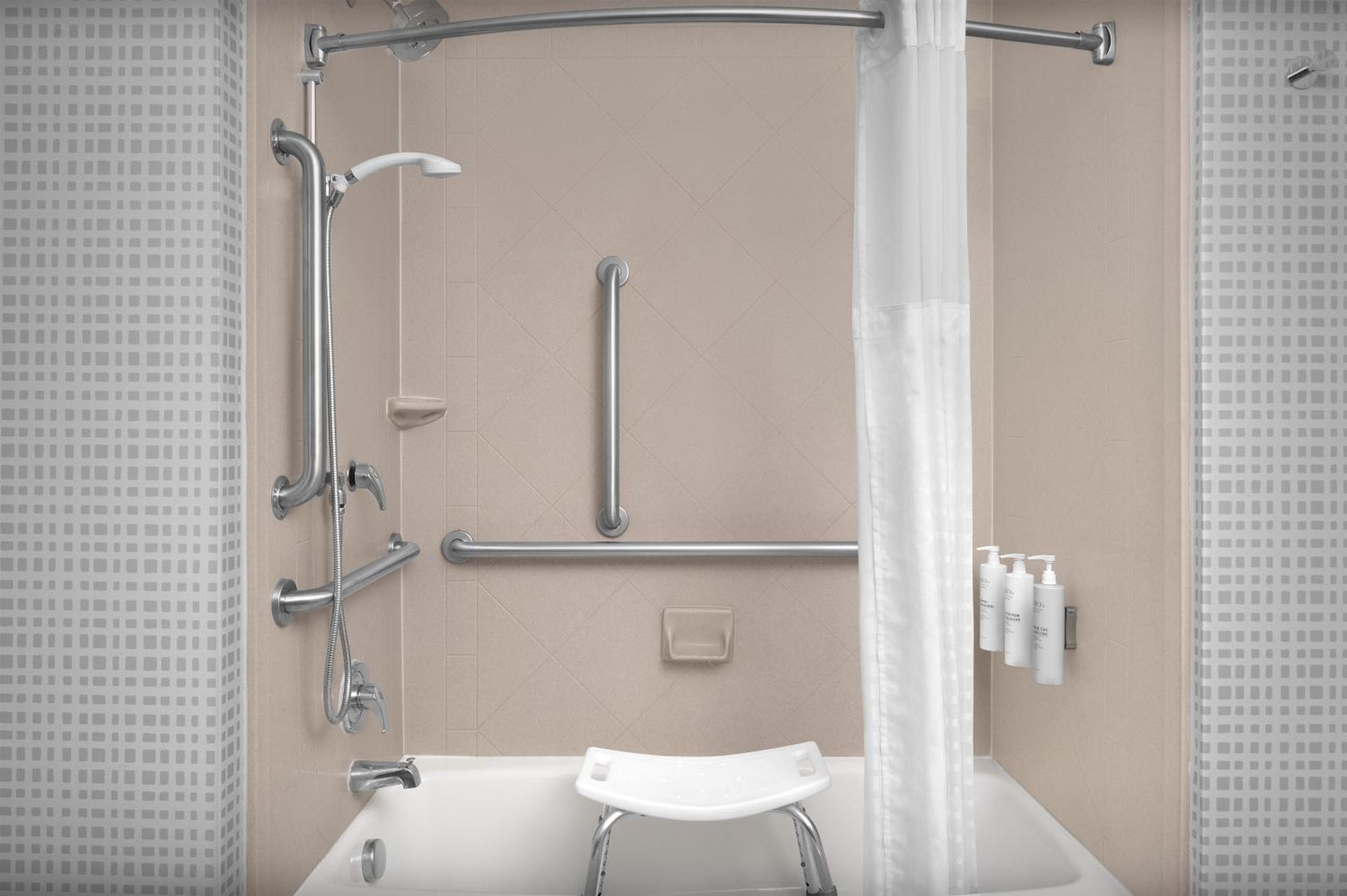 King Room Bath Tub Mobility Access