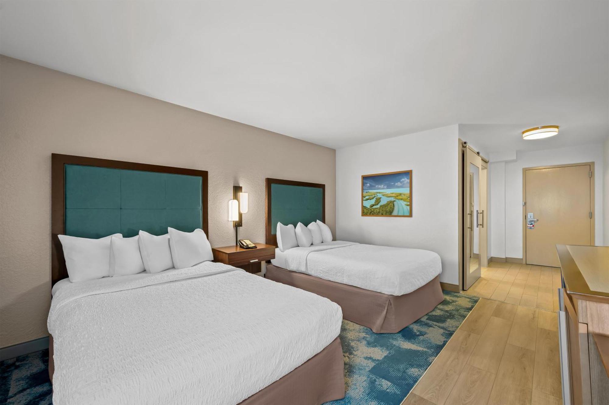Queen Room Two Queen Beds Hearing Access or Non-Smoking
