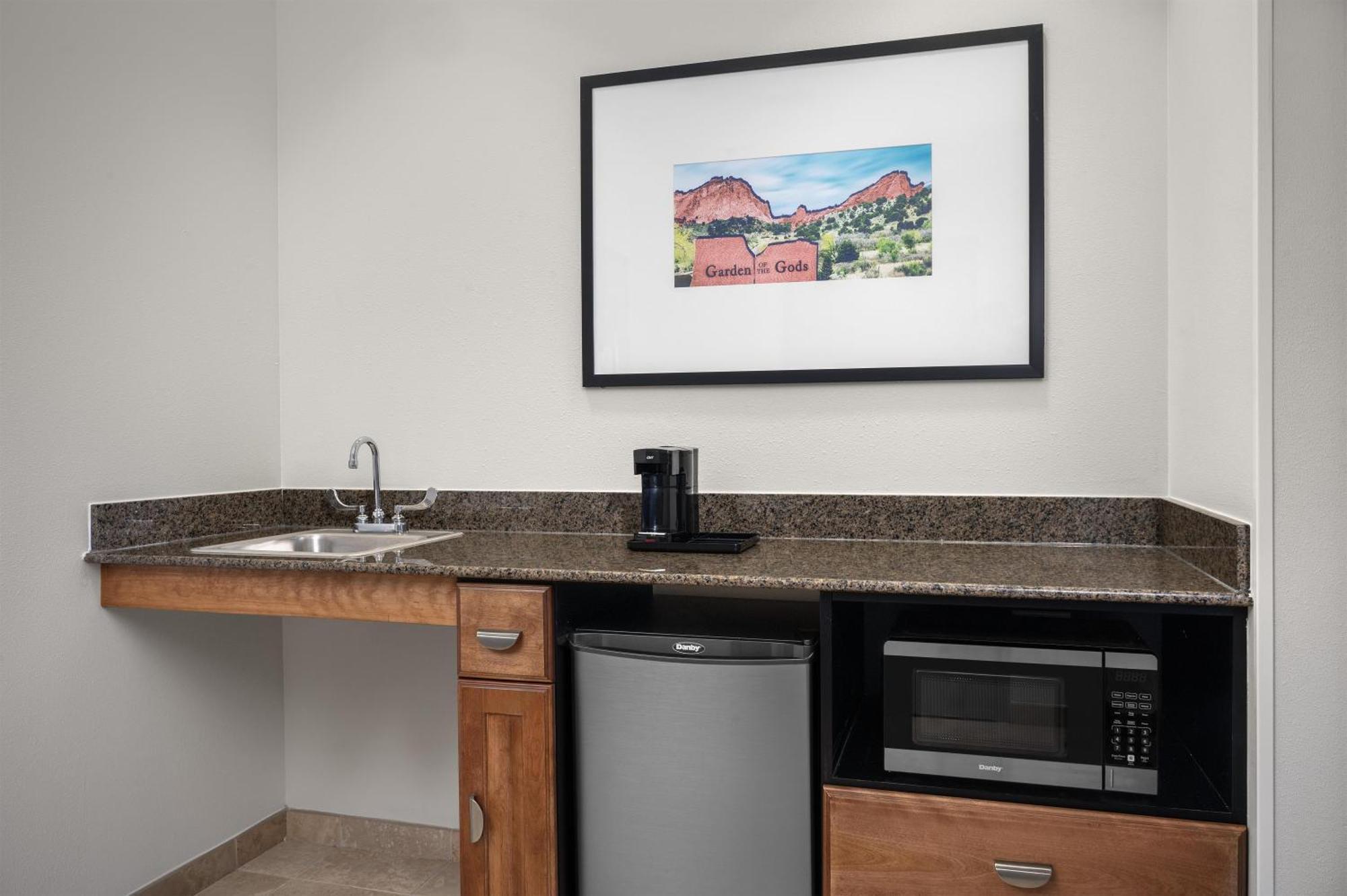 King Room Bath Tub Mobility Access