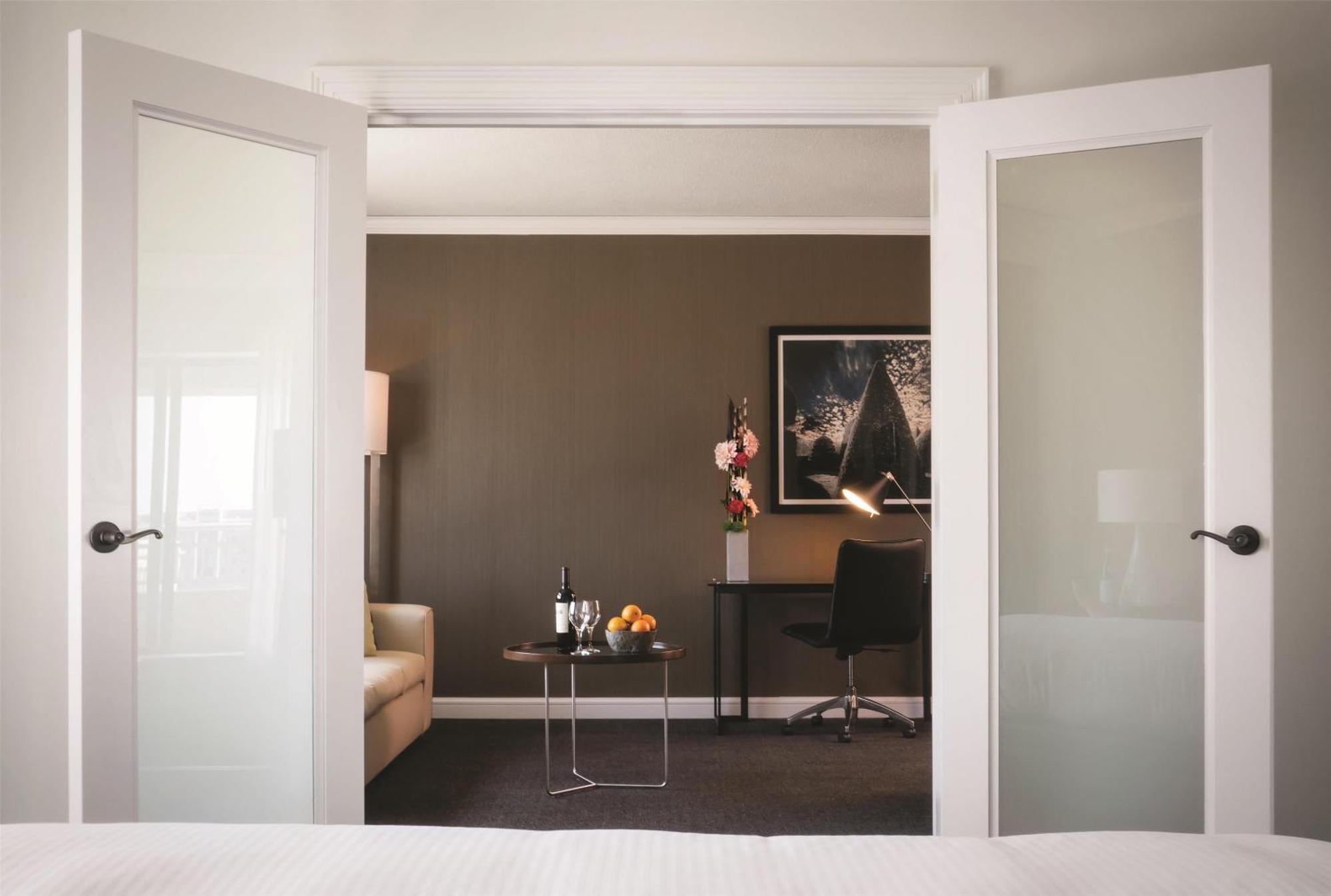Deluxe King Suite Hearing Accessible