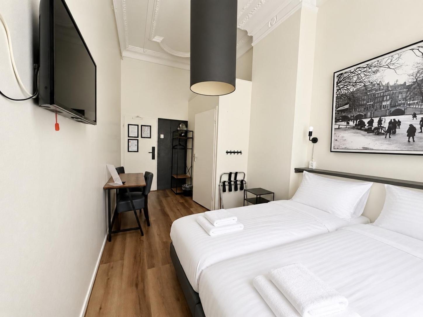 Twin Room Bathroom