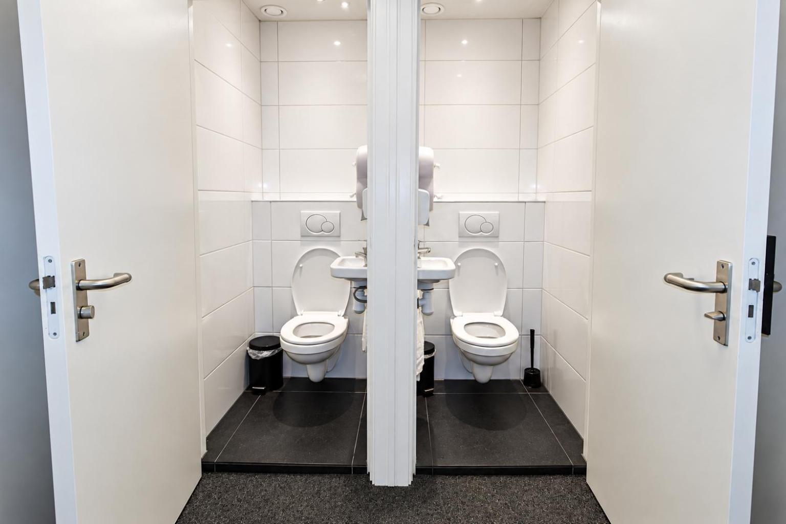 Twin Room Shower